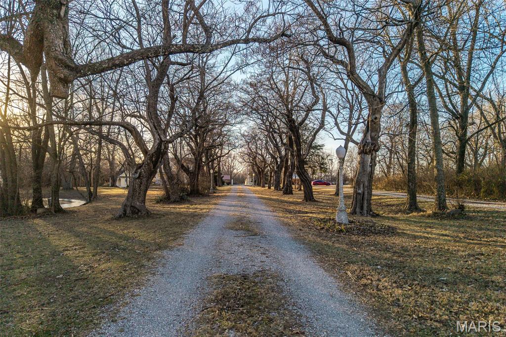 Photo 3 - Residential for sale – 2001  Beck Lane  Lebanon, MO