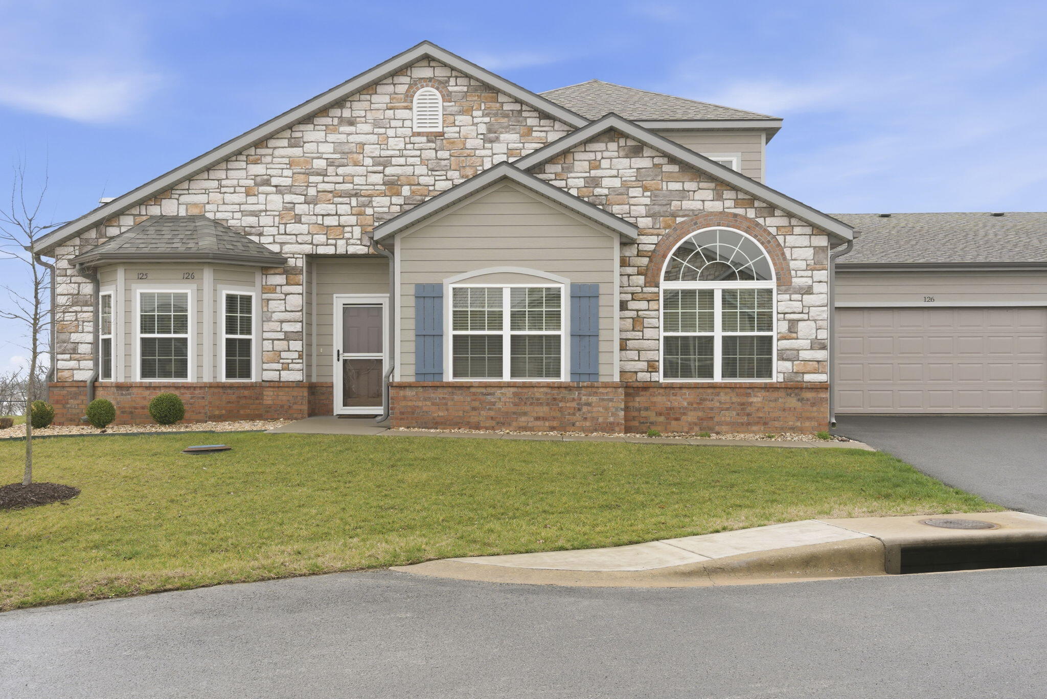 Photo 2 - Residential for sale – 126  Rue De Villas Circle  Branson, MO