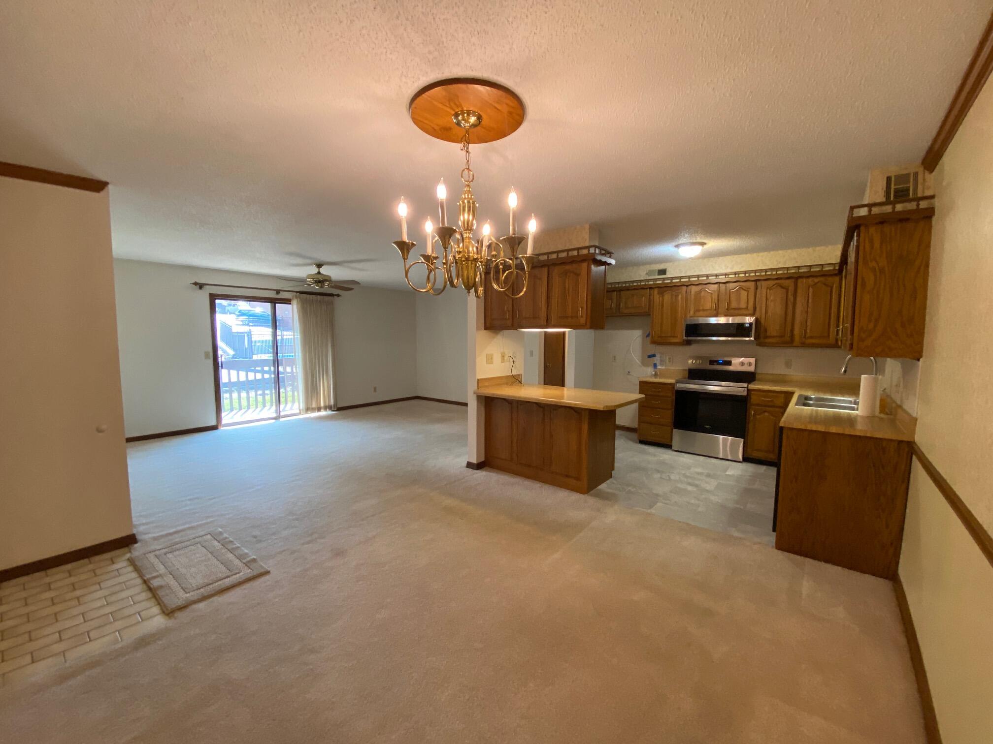 Photo 5 - Residential for sale – 130  Wilshire Drive  Hollister, MO