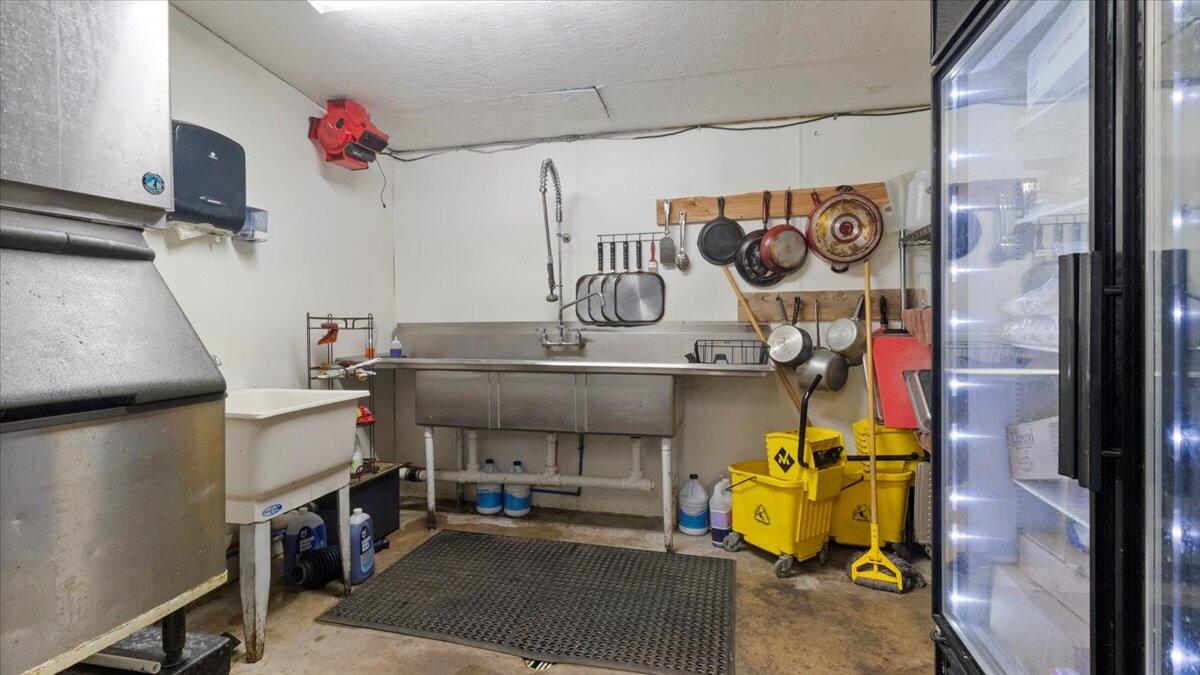 Photo 21 - Commercial Sale for sale – 1027  Porter Wagoner Boulevard  West Plains, MO