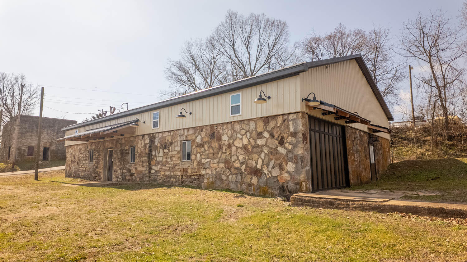 Photo 12 - Commercial Sale for sale – 105  Couch Street  Alton, MO