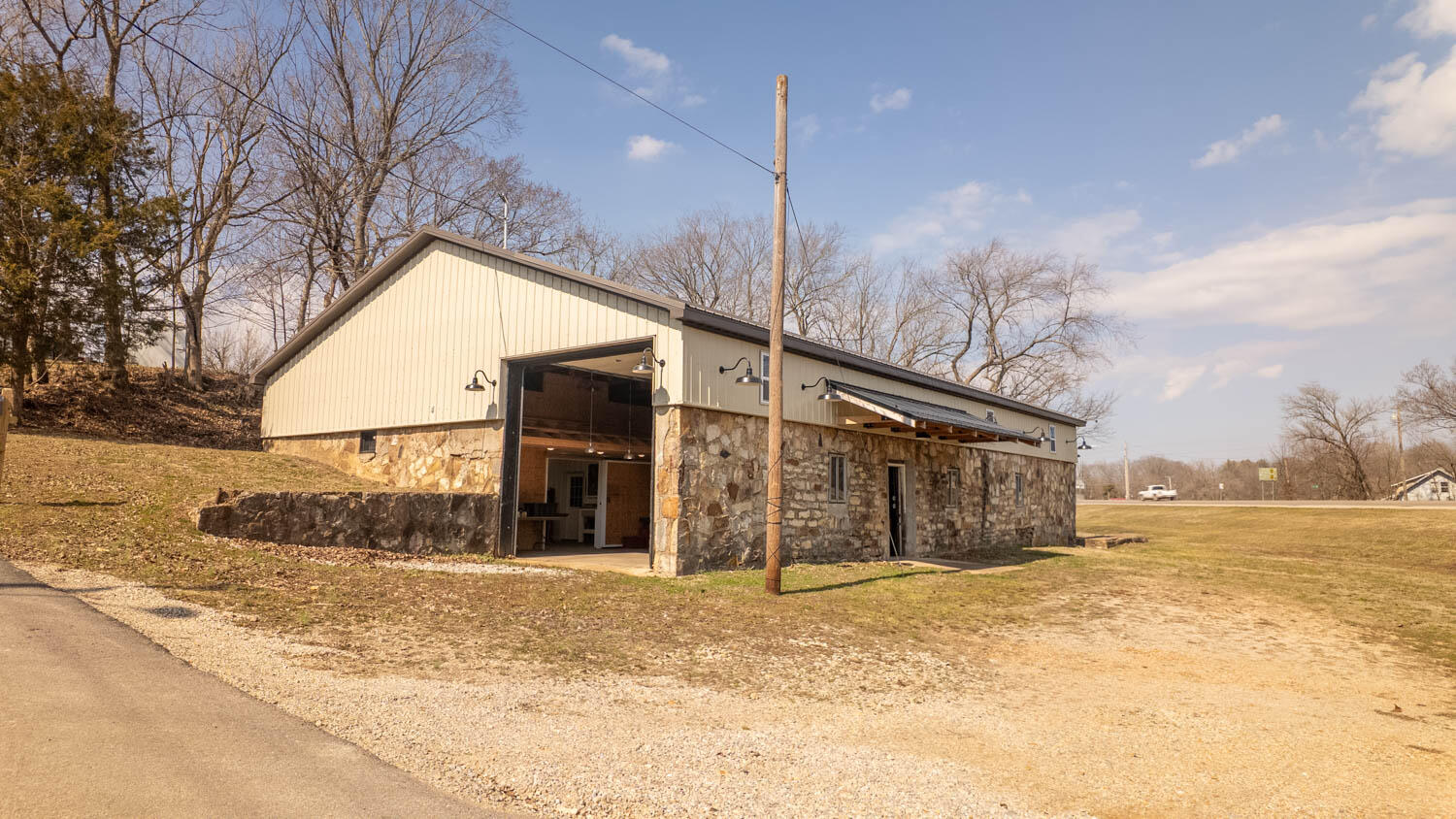 Photo 13 - Commercial Sale for sale – 105  Couch Street  Alton, MO