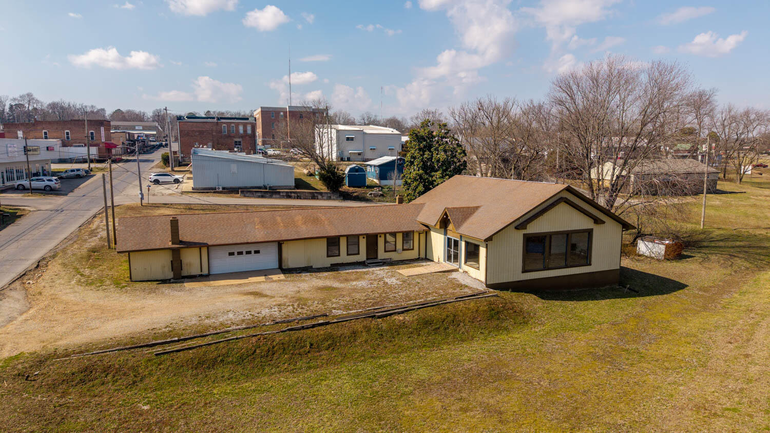 Photo 9 - Commercial Sale for sale – 105  Couch Street  Alton, MO