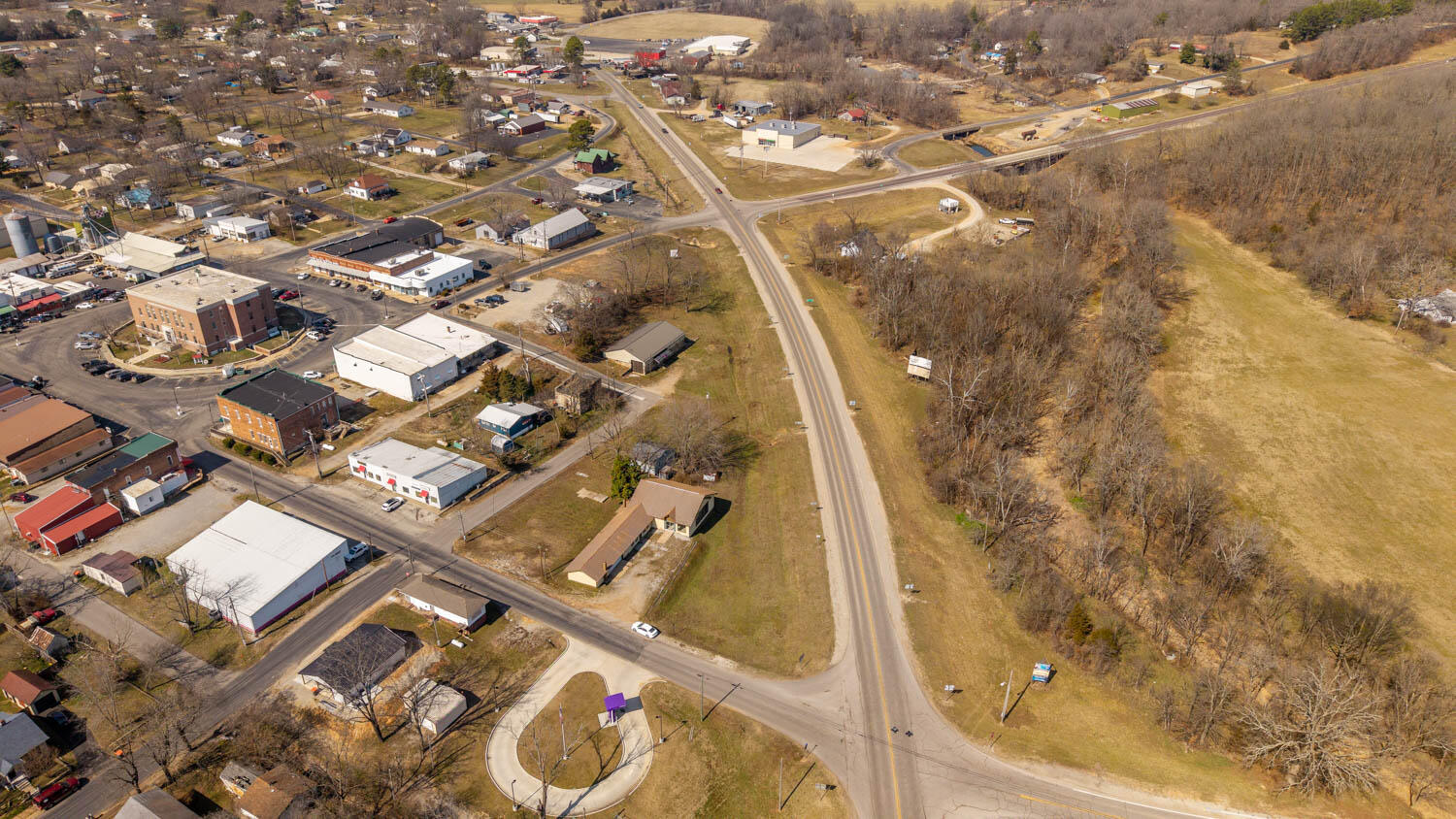 Photo 10 - Commercial Sale for sale – 105  Couch Street  Alton, MO