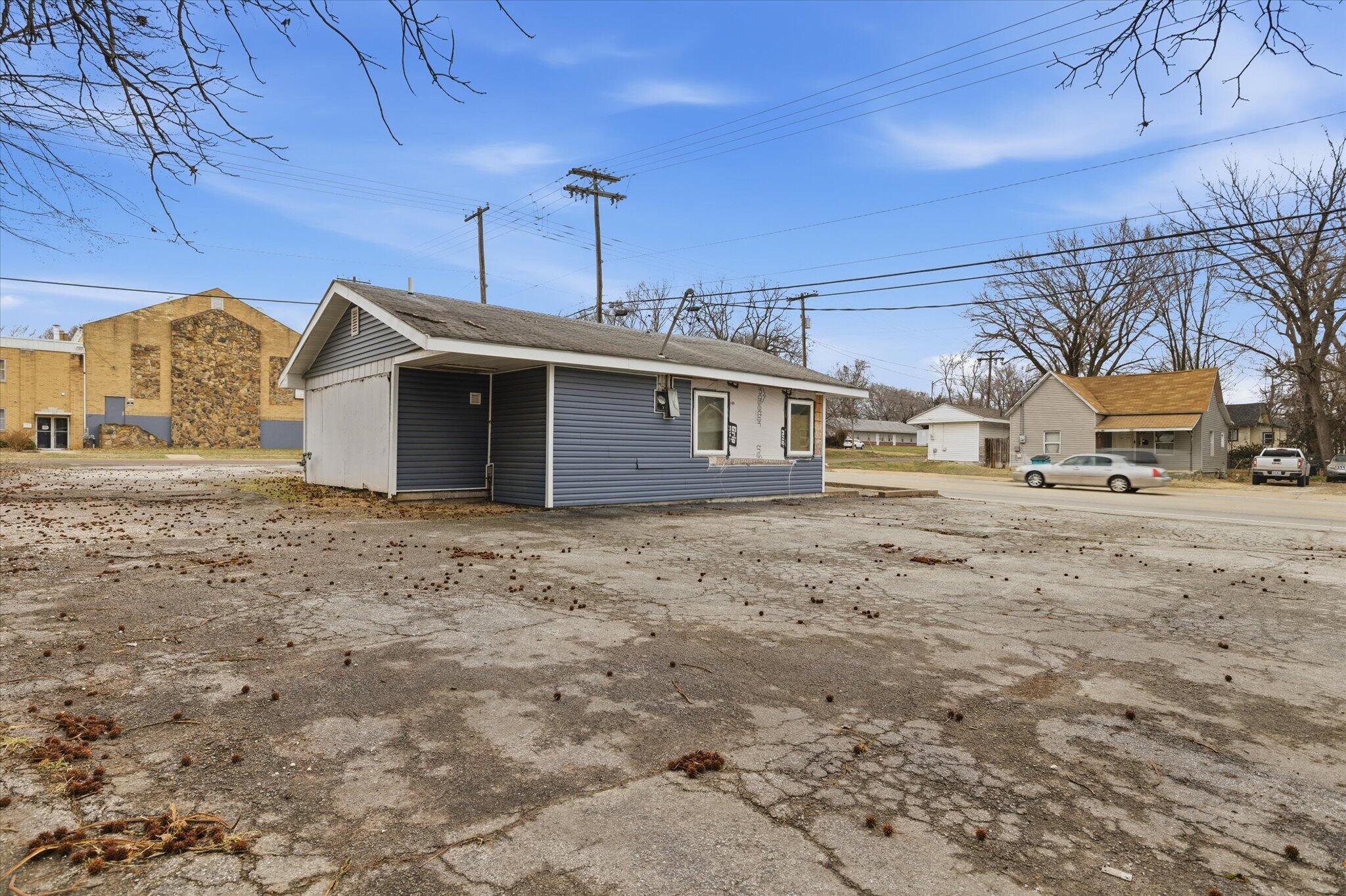 Photo 23 - Residential for sale – 944 W Division   Springfield, MO