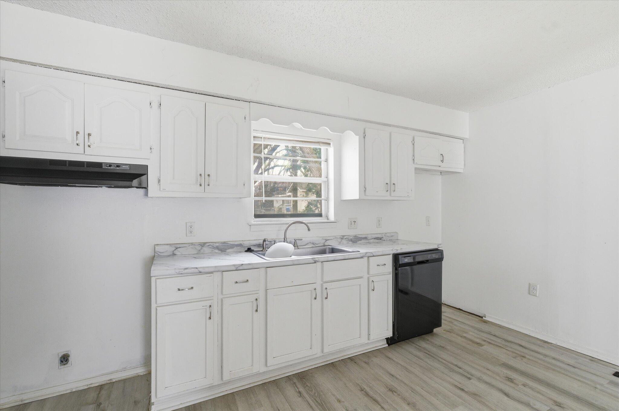 Photo 8 - Residential for sale – 944 W Division   Springfield, MO