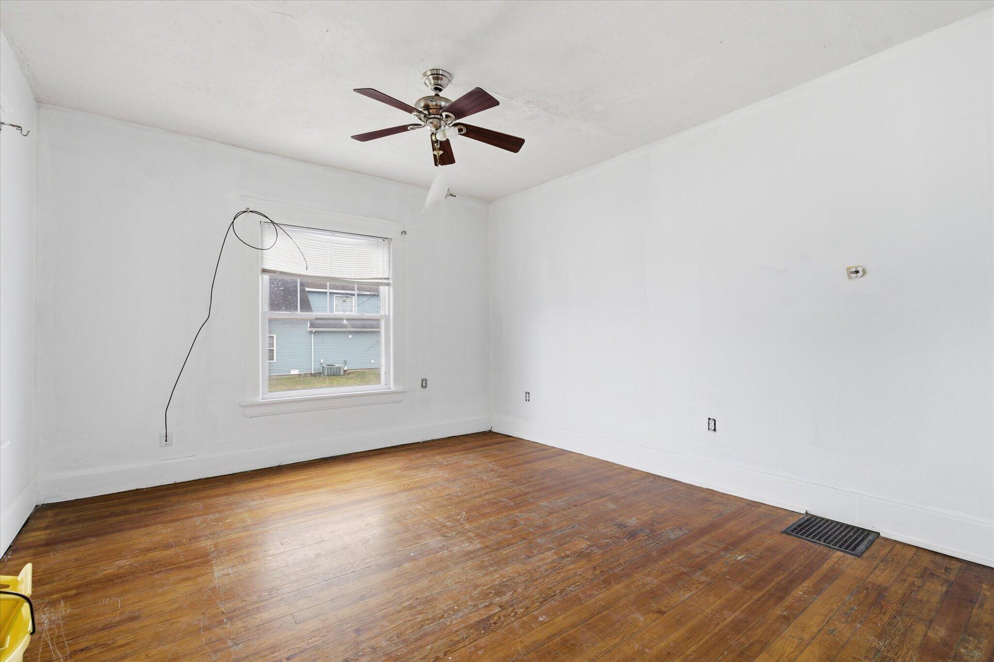 Photo 4 - Residential for sale – 1447 N Broadway   Springfield, MO