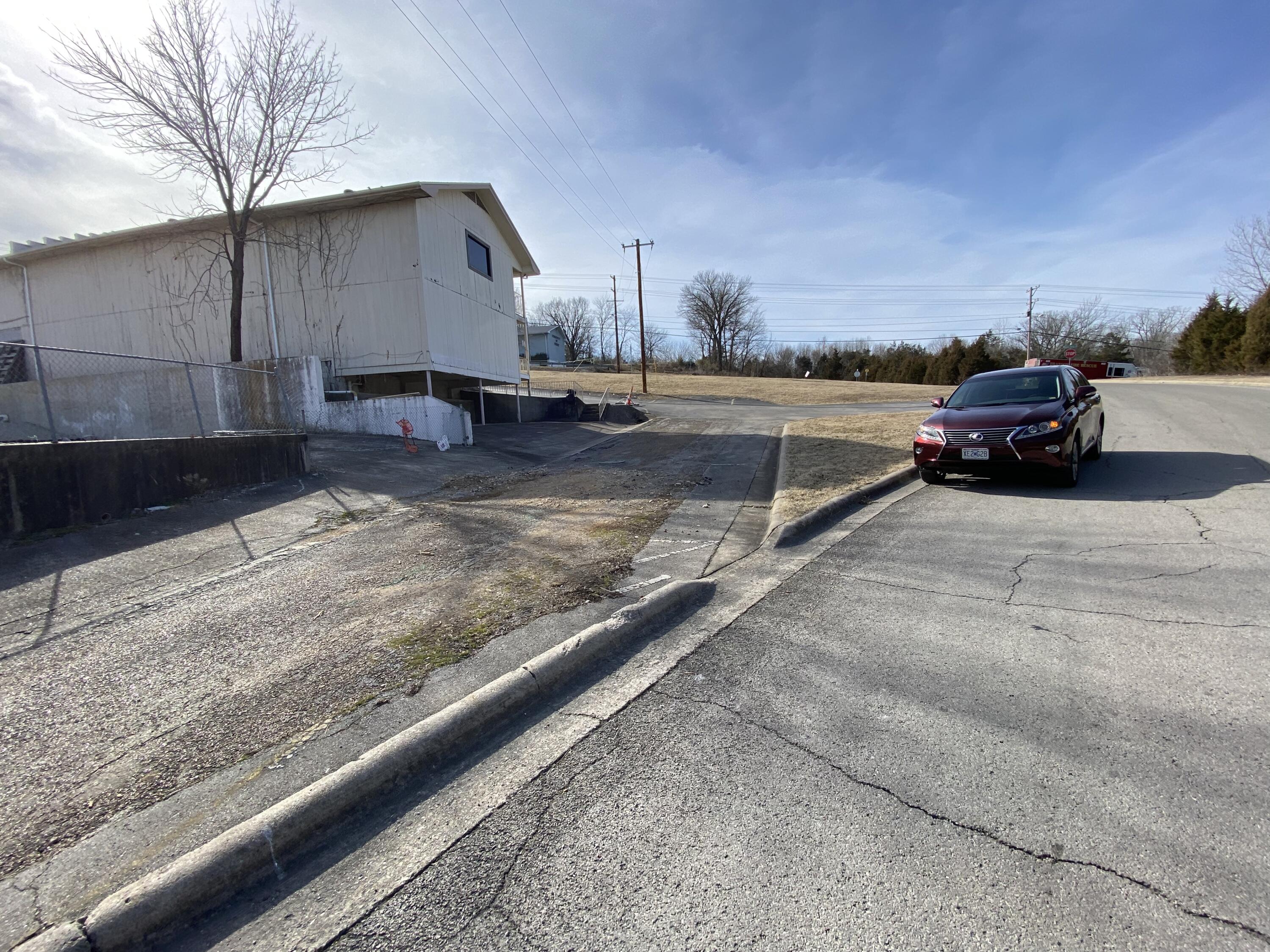 Photo 11 - Commercial Sale for sale – 1033 W Main Street  Branson, MO