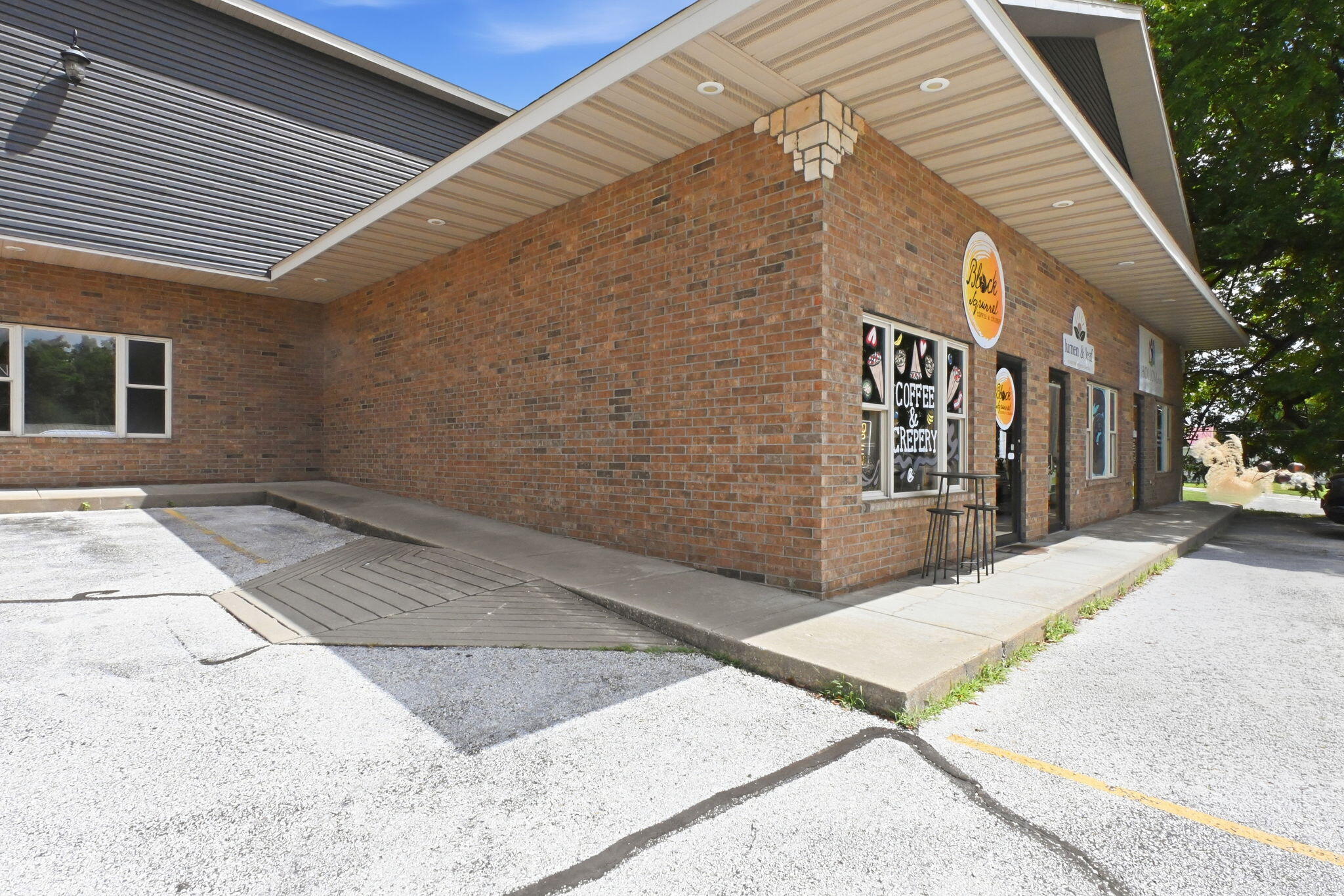 Photo 2 - Commercial Sale for sale – 104 N Dunnegan Avenue  Bolivar, MO