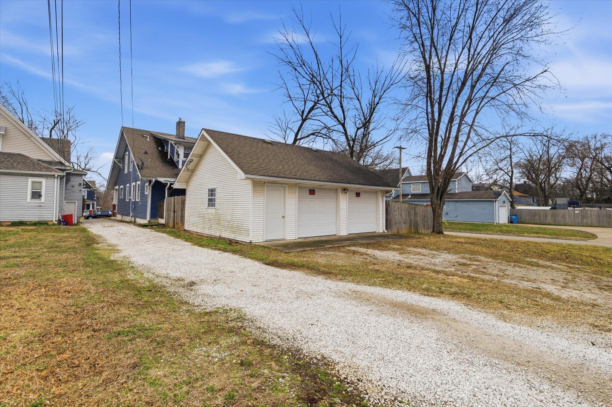 Photo 4 - Residential for sale – 1447 N Broadway   Springfield, MO