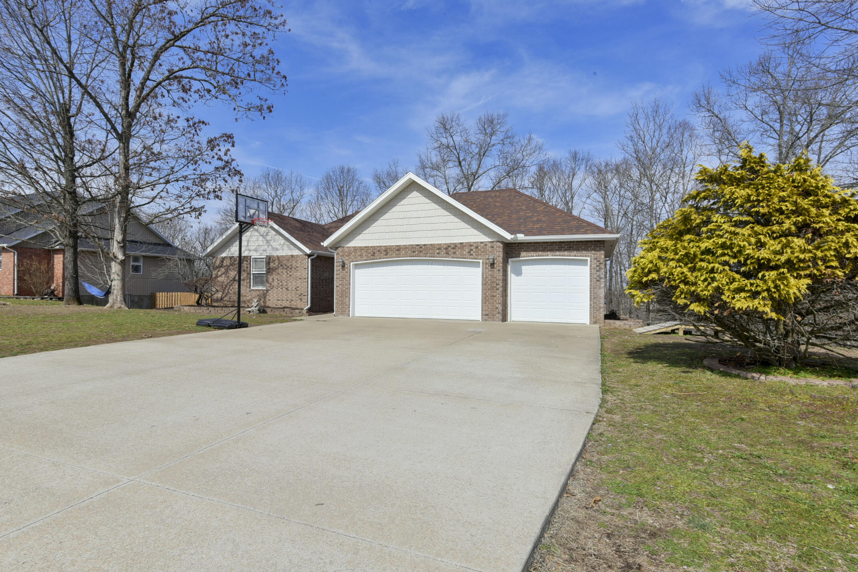 Photo 2 - Residential for sale – 325  Southview Drive  Branson, MO