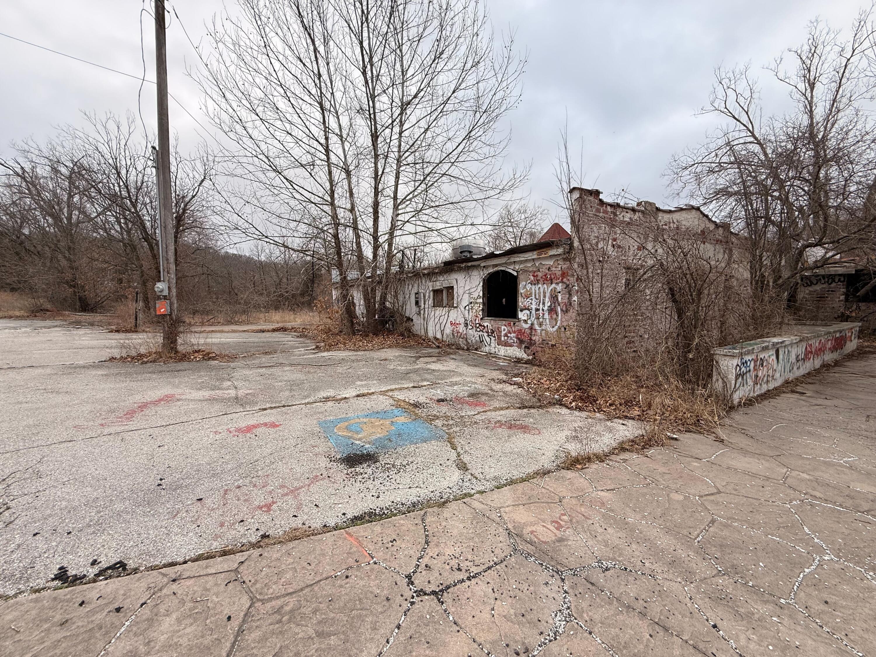 Photo 3 - Commercial Sale for sale – 101  Mark Twain Drive  Joplin, MO
