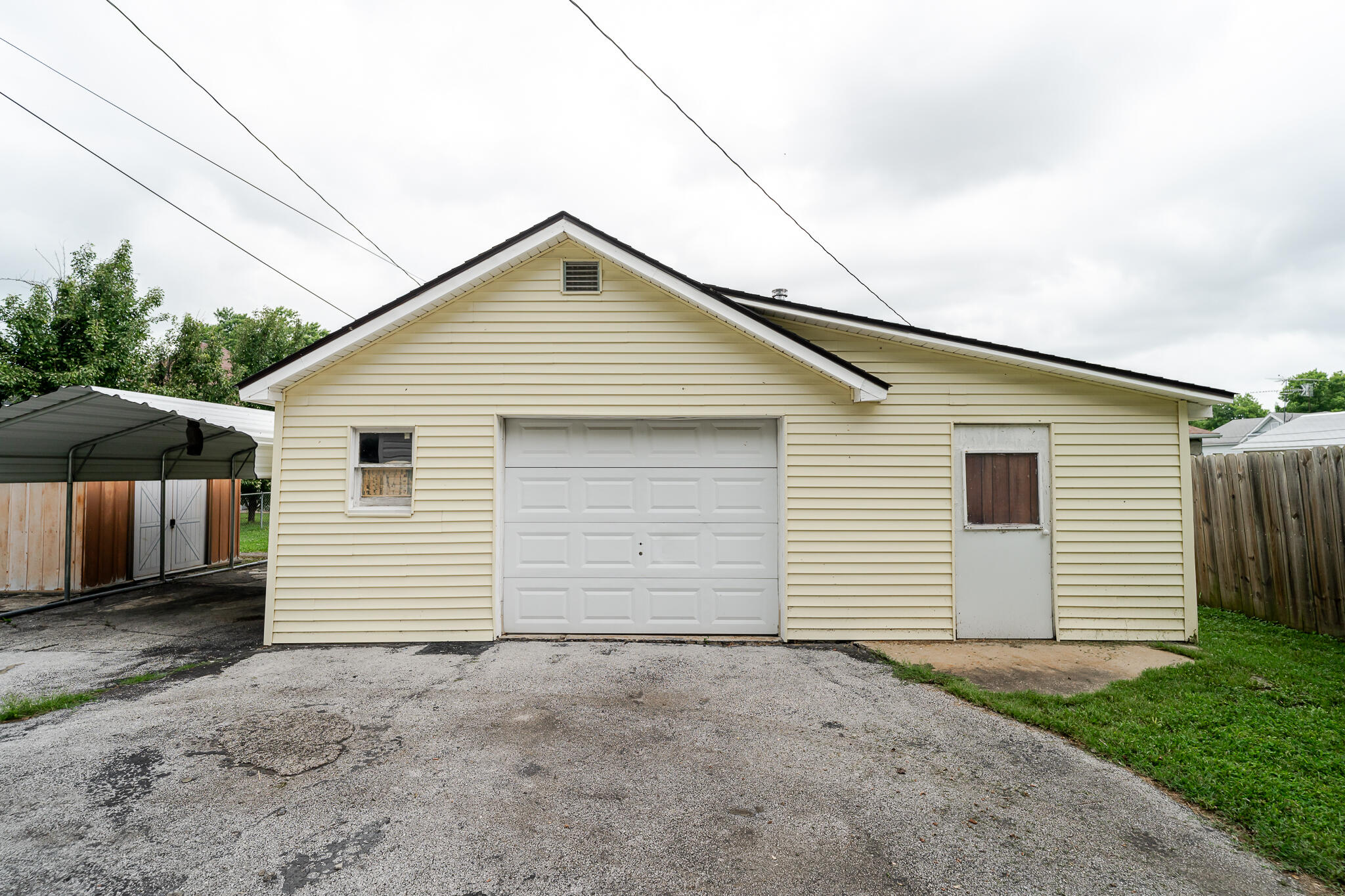 Photo 37 - Residential for sale – 525 E Scott Street  Monett, MO