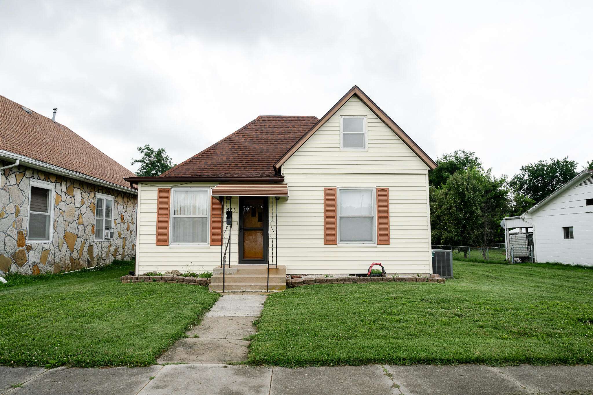 Photo 2 - Residential for sale – 525 E Scott Street  Monett, MO