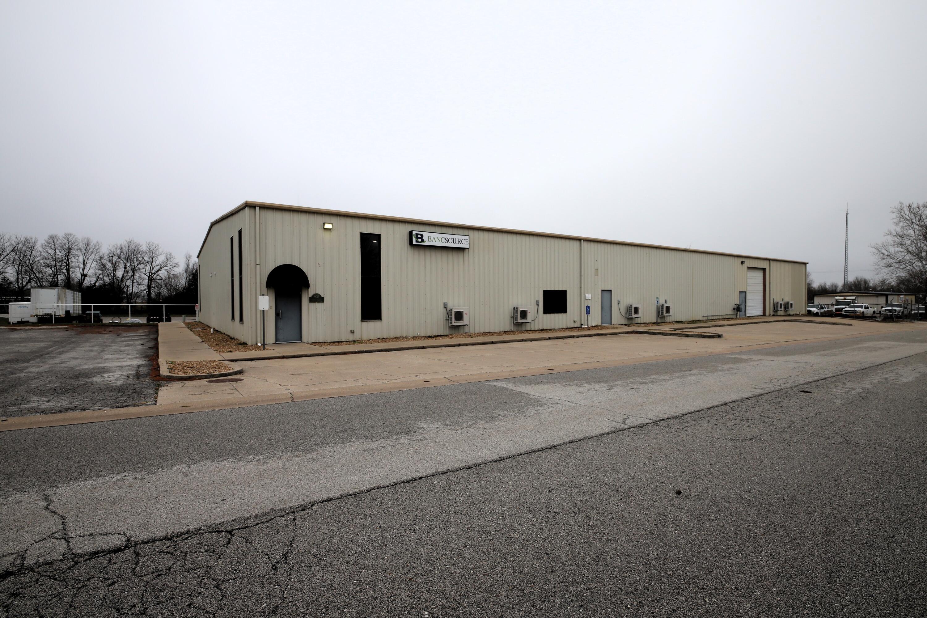 Photo 2 - Commercial Sale for sale – 931 N Walnut Avenue  Republic, MO