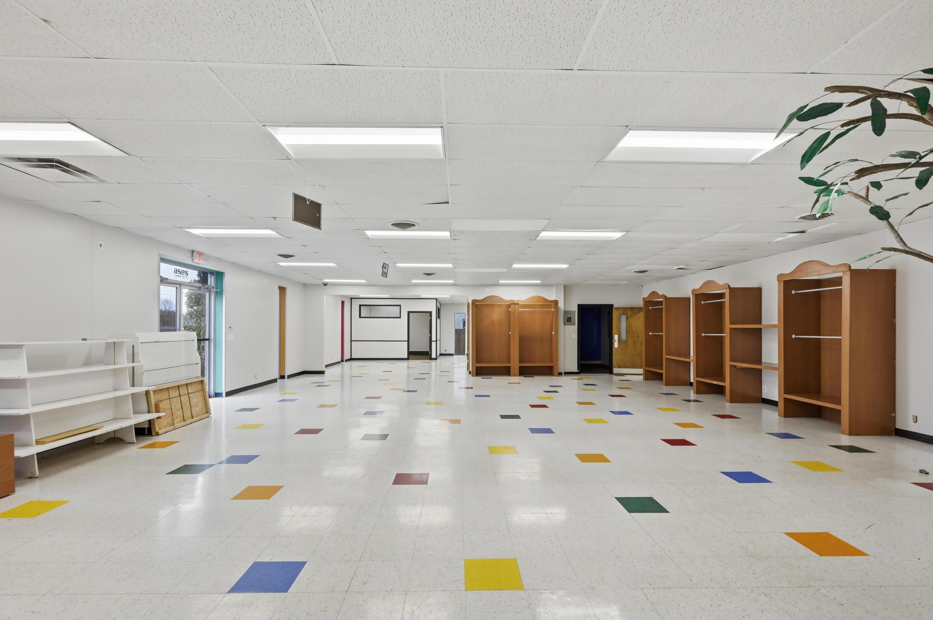 Photo 5 - Commercial Sale for sale – 2926 W Junge Boulevard  Joplin, MO