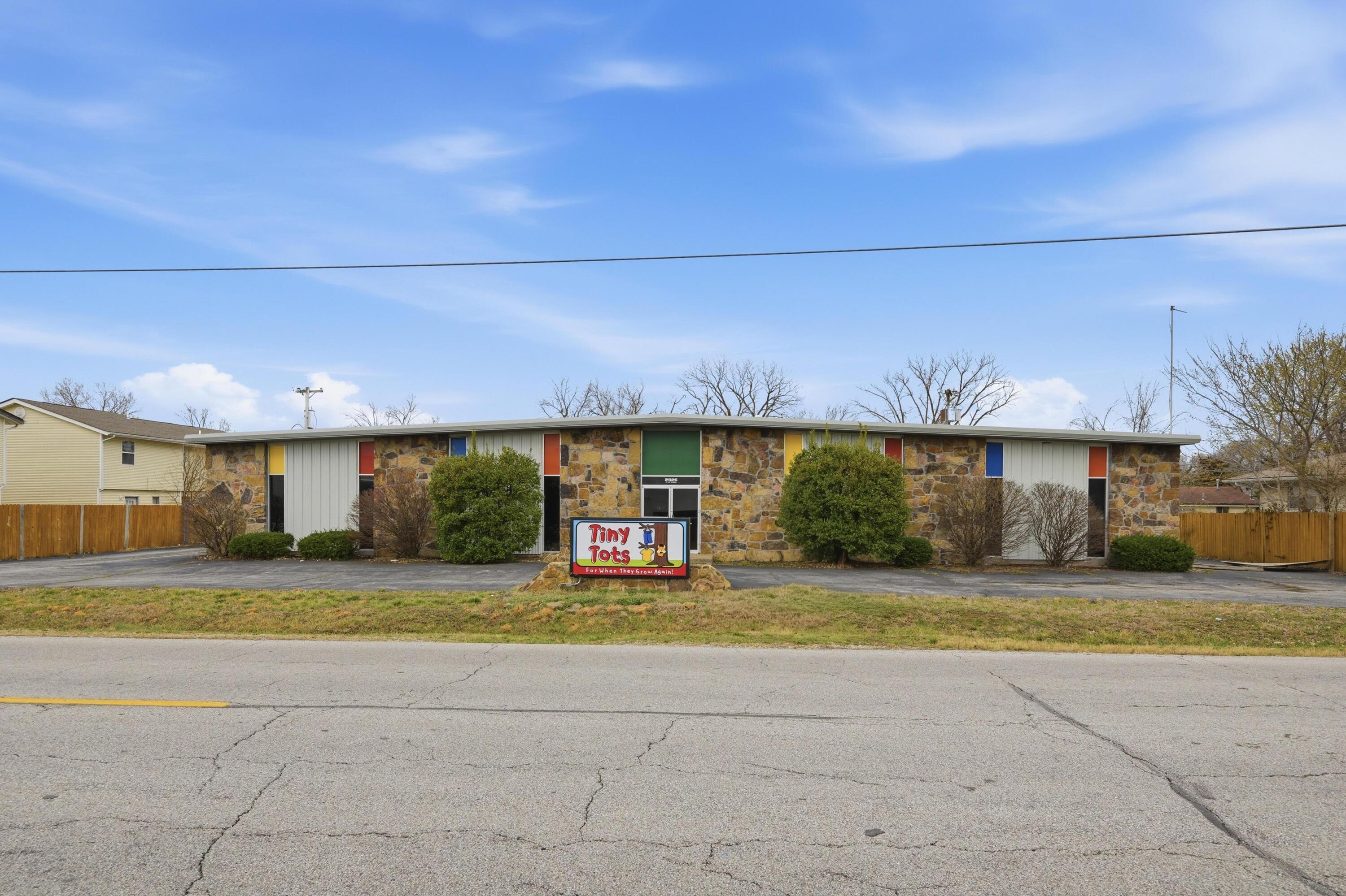 Photo 2 - Commercial Sale for sale – 2926 W Junge Boulevard  Joplin, MO