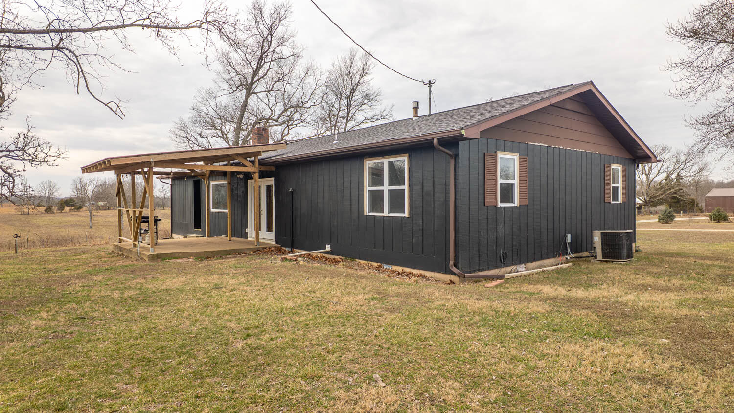 Photo 10 - Residential for sale – 1502  County Road 1210   Willow Springs, MO