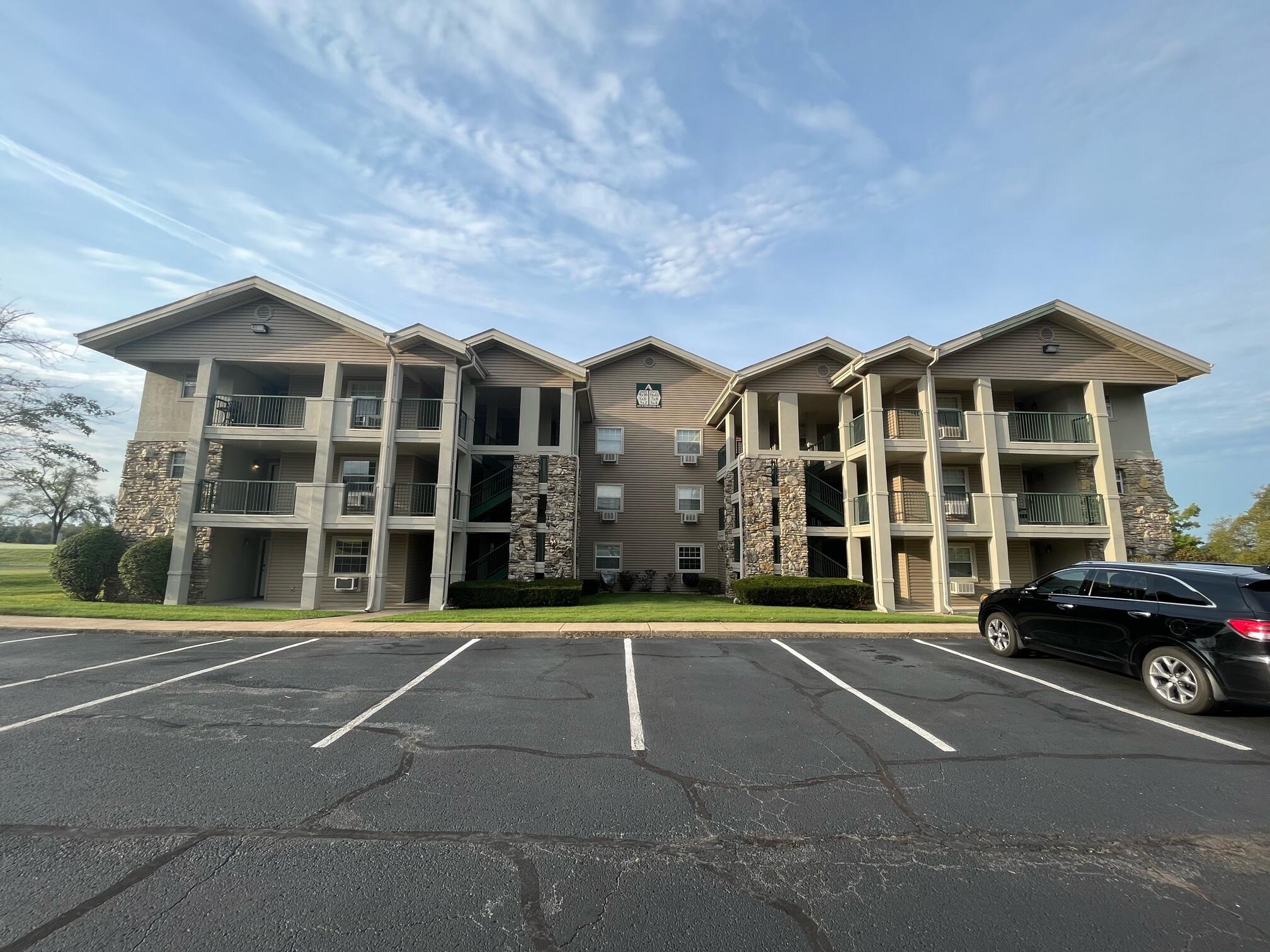 Photo 14 - Residential for sale – 110 W Rockford Drive  Branson, MO