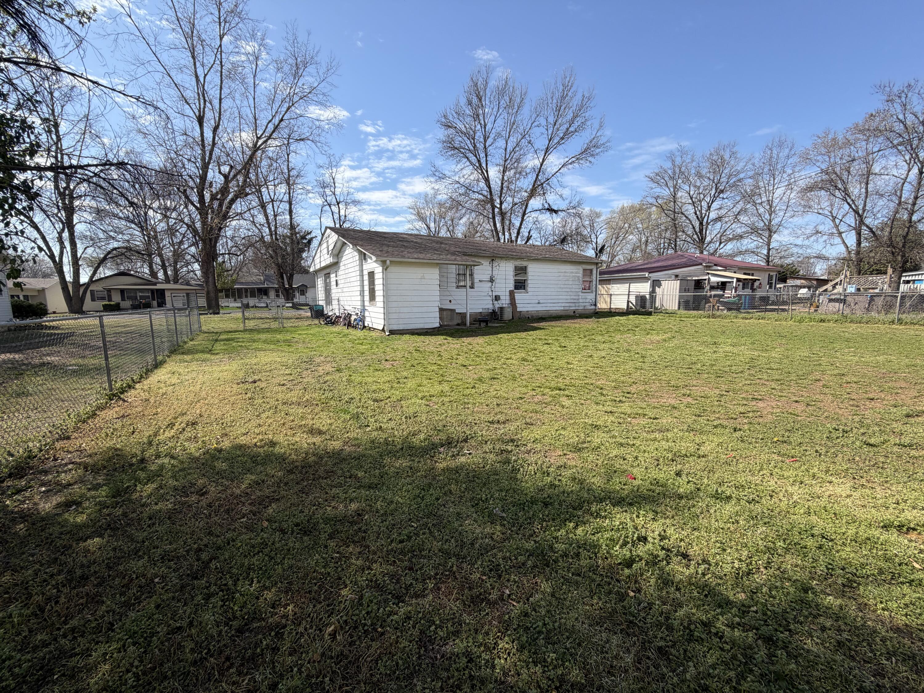 Photo 15 - Residential for sale – 1057  7th Street  West Plains, MO