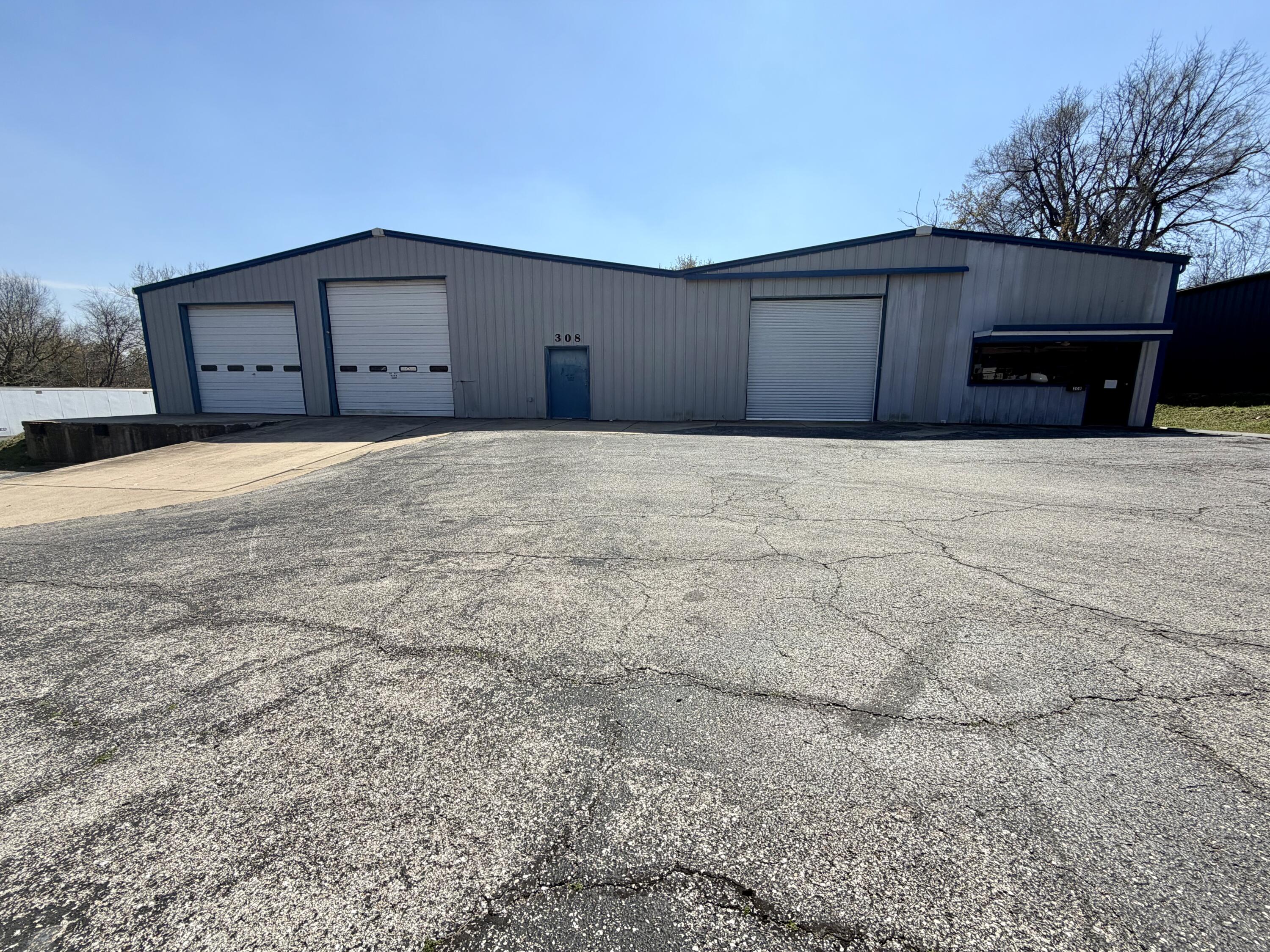 Commercial Sale for sale – 308 Myrtle Street West Plains, MO