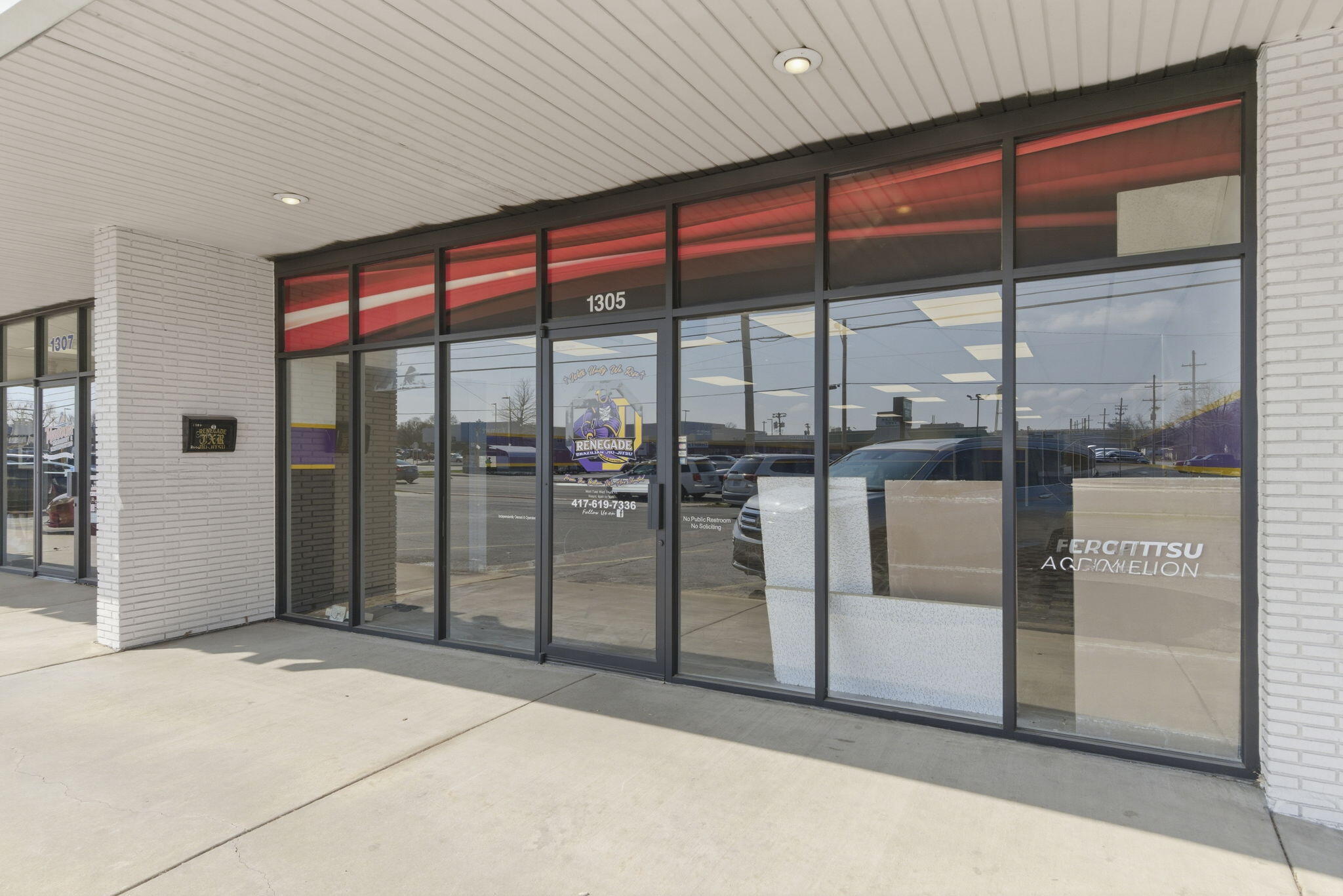 Photo 3 - Commercial Lease for sale – 1305 S Glenstone Avenue  Springfield, MO