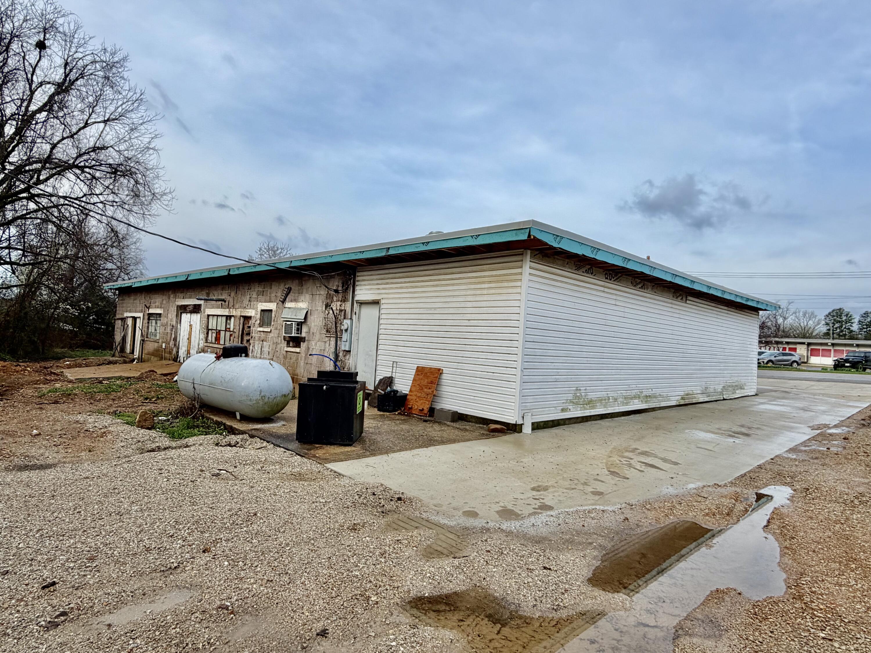 Photo 4 - Commercial Sale for sale – 403 N Elm Avenue  Mountain View, MO