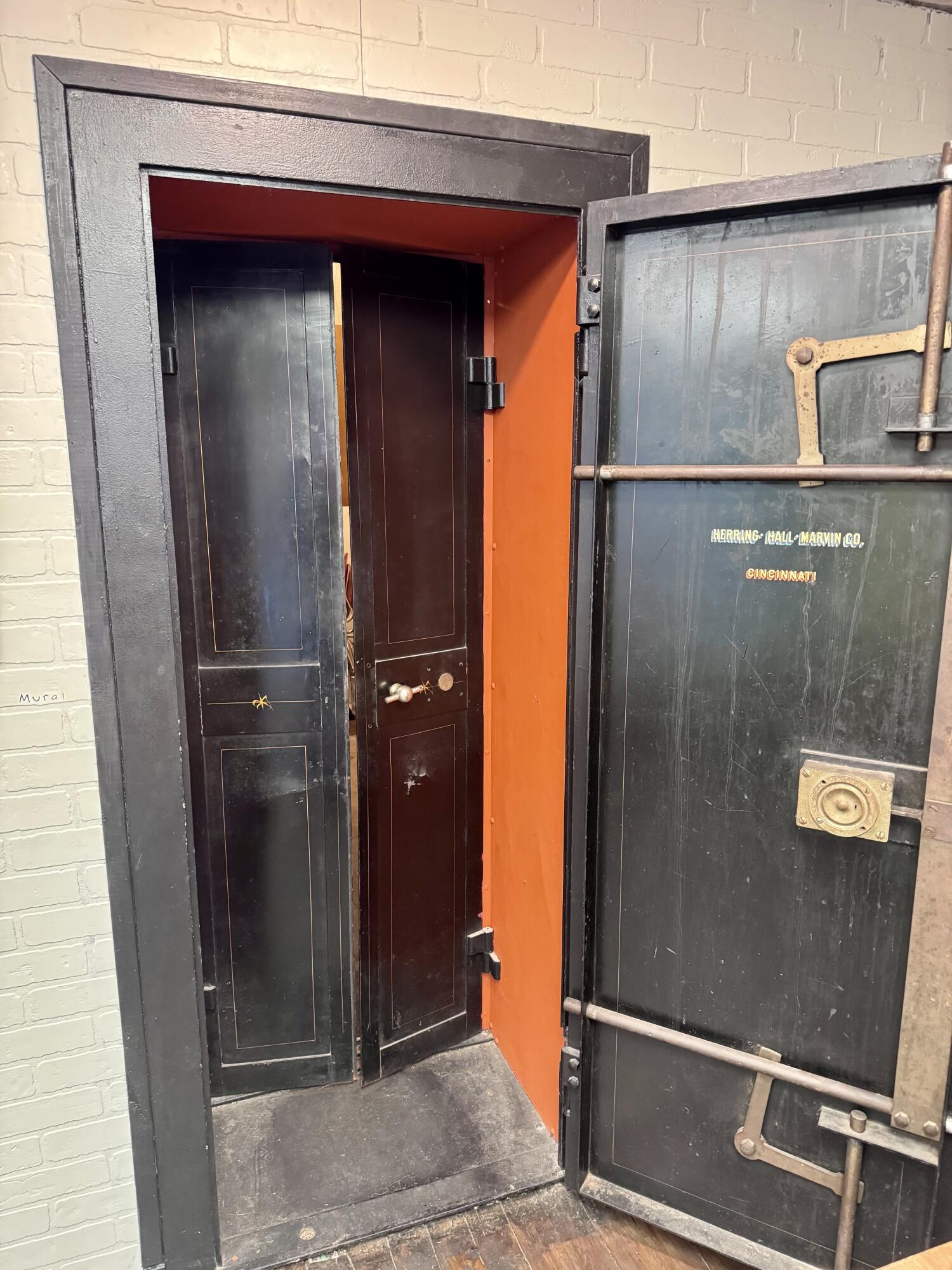 Photo 8 - Commercial Sale for sale – 107 E Main Street  Neosho, MO