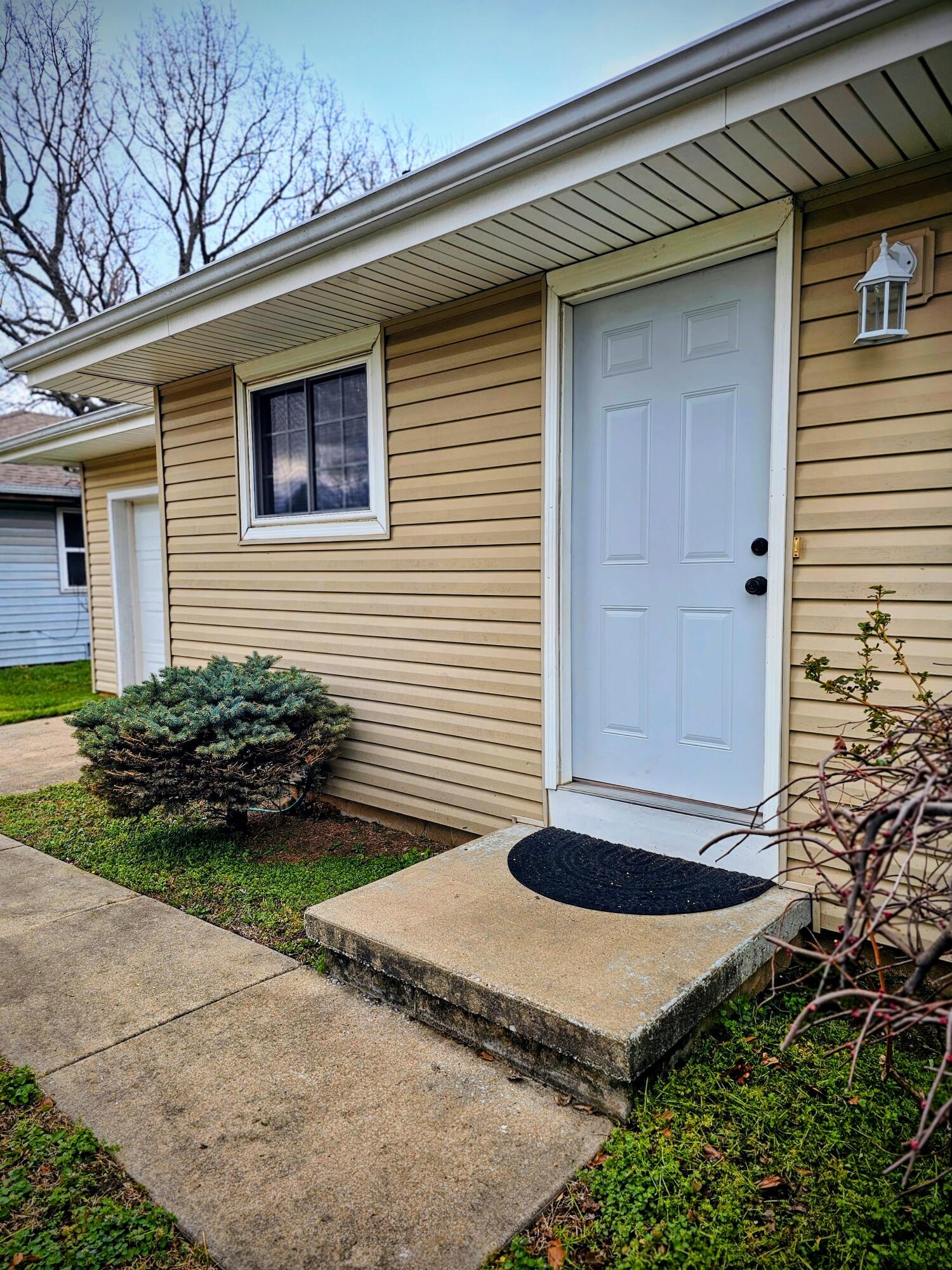 Photo 2 - Residential for sale – 2565 E Atlantic Street  Springfield, MO