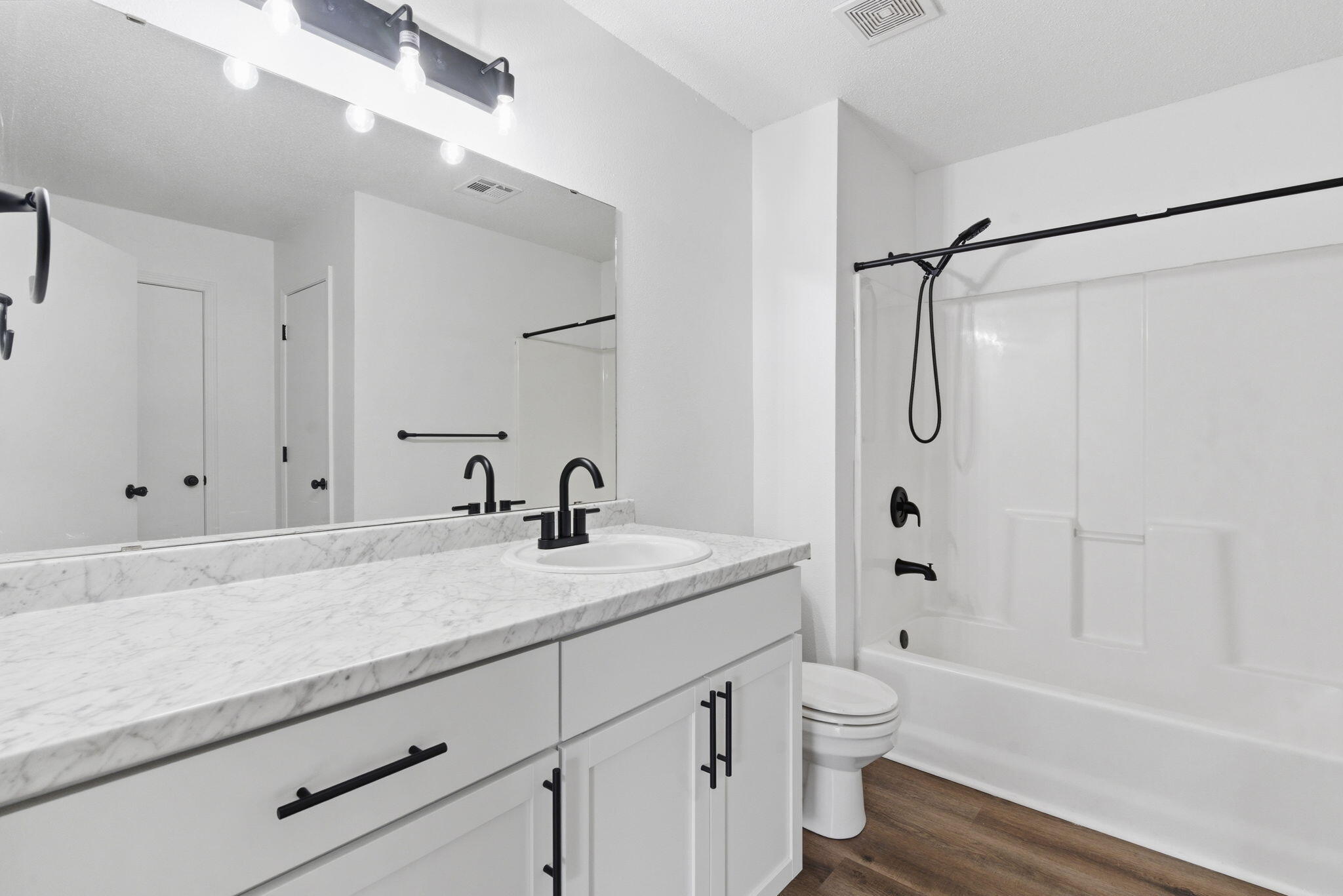 Photo 13 - Residential Lease for sale – 1447 E Oakwood Lane  Springfield, MO