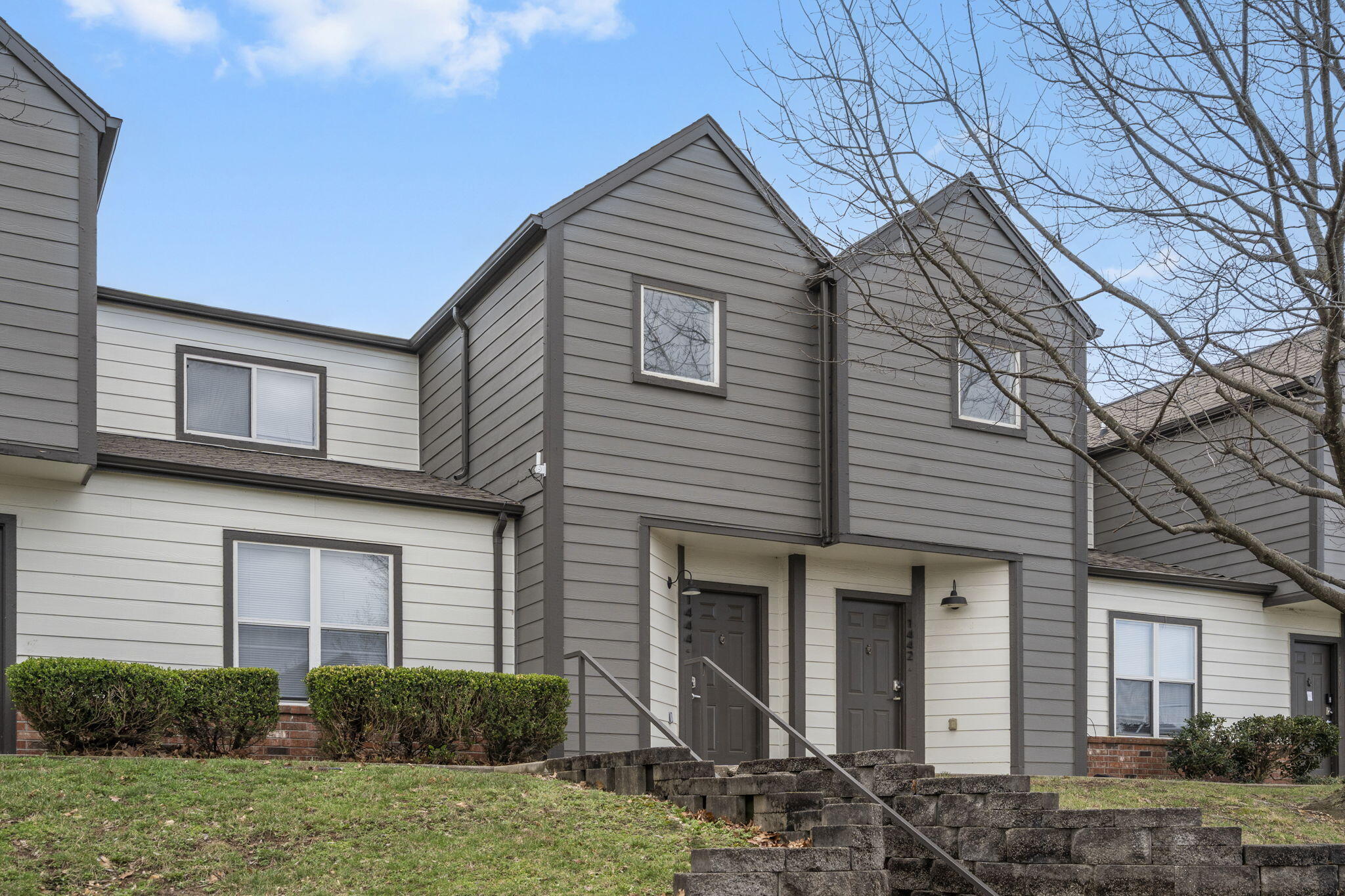 Photo 3 - Residential Lease for sale – 1447 E Oakwood Lane  Springfield, MO