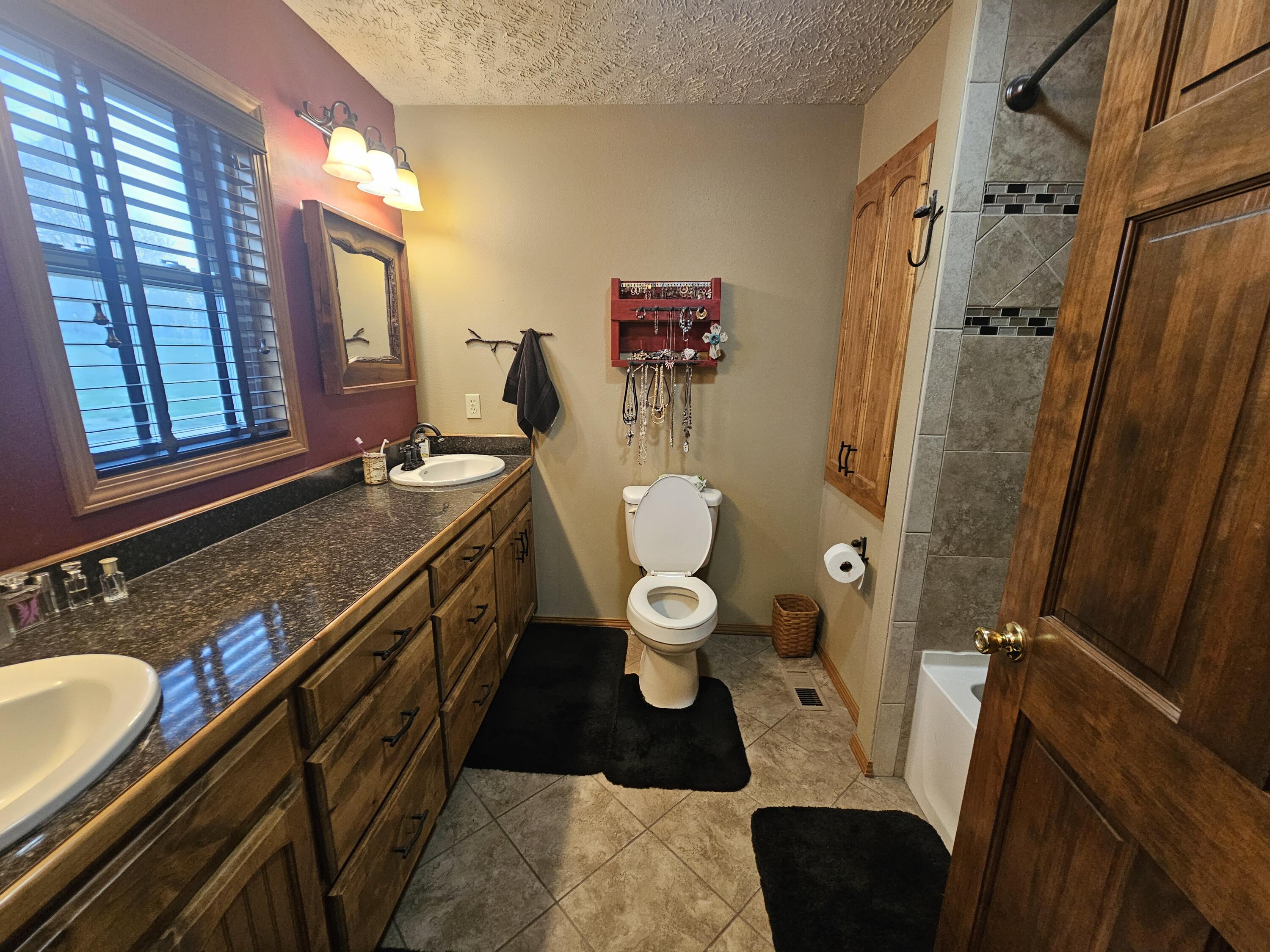 Photo 24 - Residential for sale – 14109  Lawrence 2160   Mt Vernon, MO