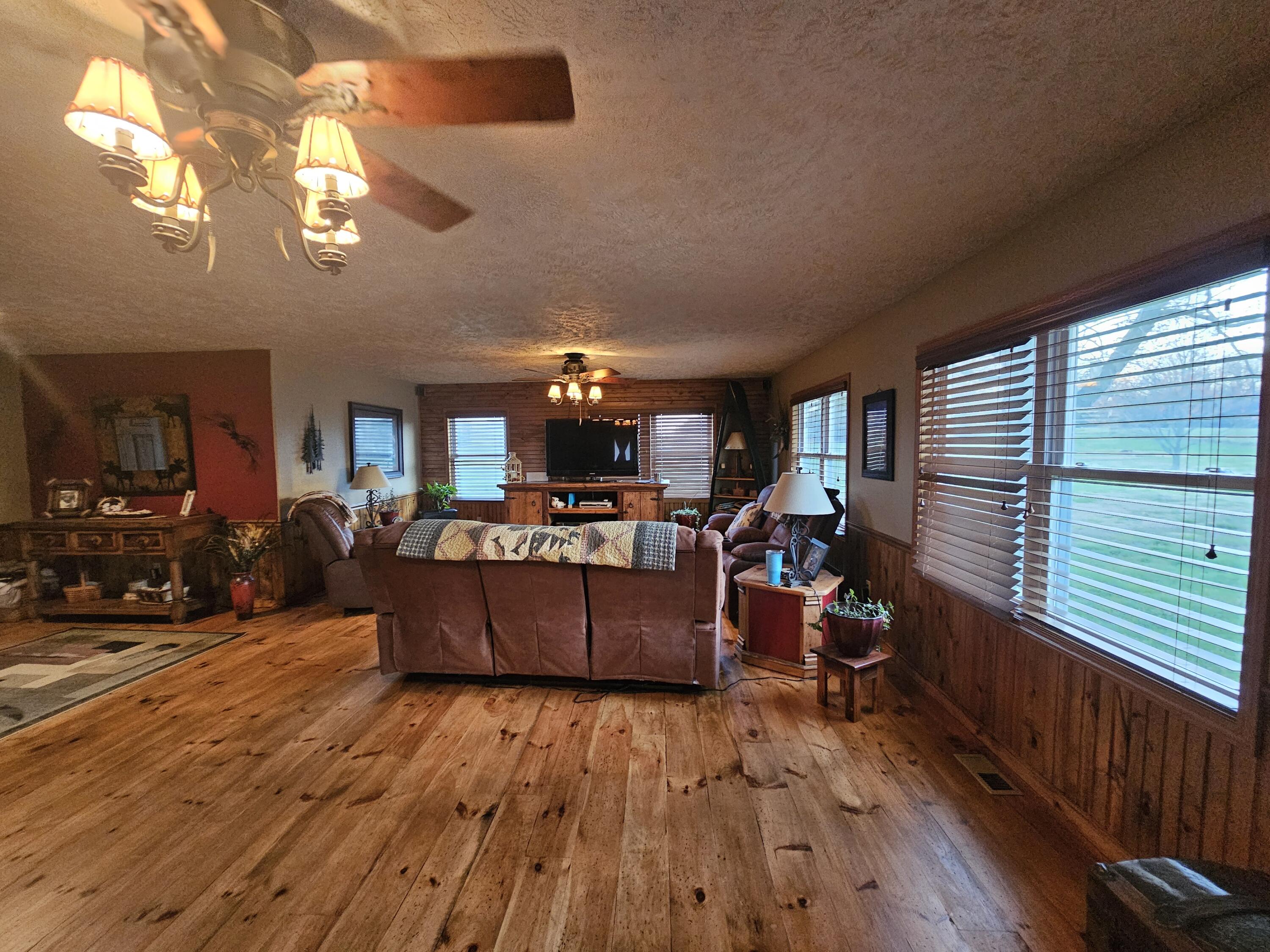 Photo 19 - Residential for sale – 14109  Lawrence 2160   Mt Vernon, MO