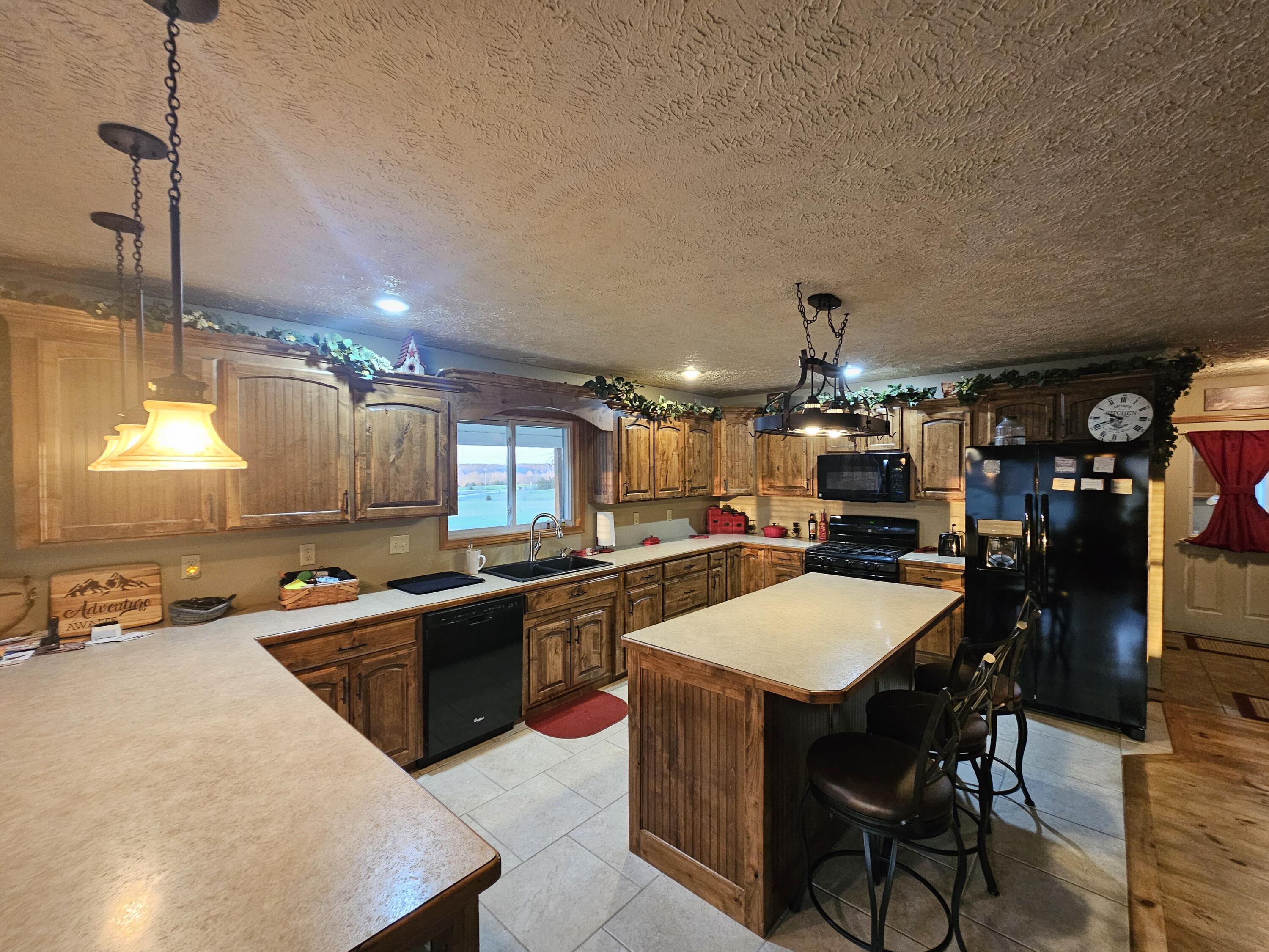 Photo 4 - Residential for sale – 14109  Lawrence 2160   Mt Vernon, MO