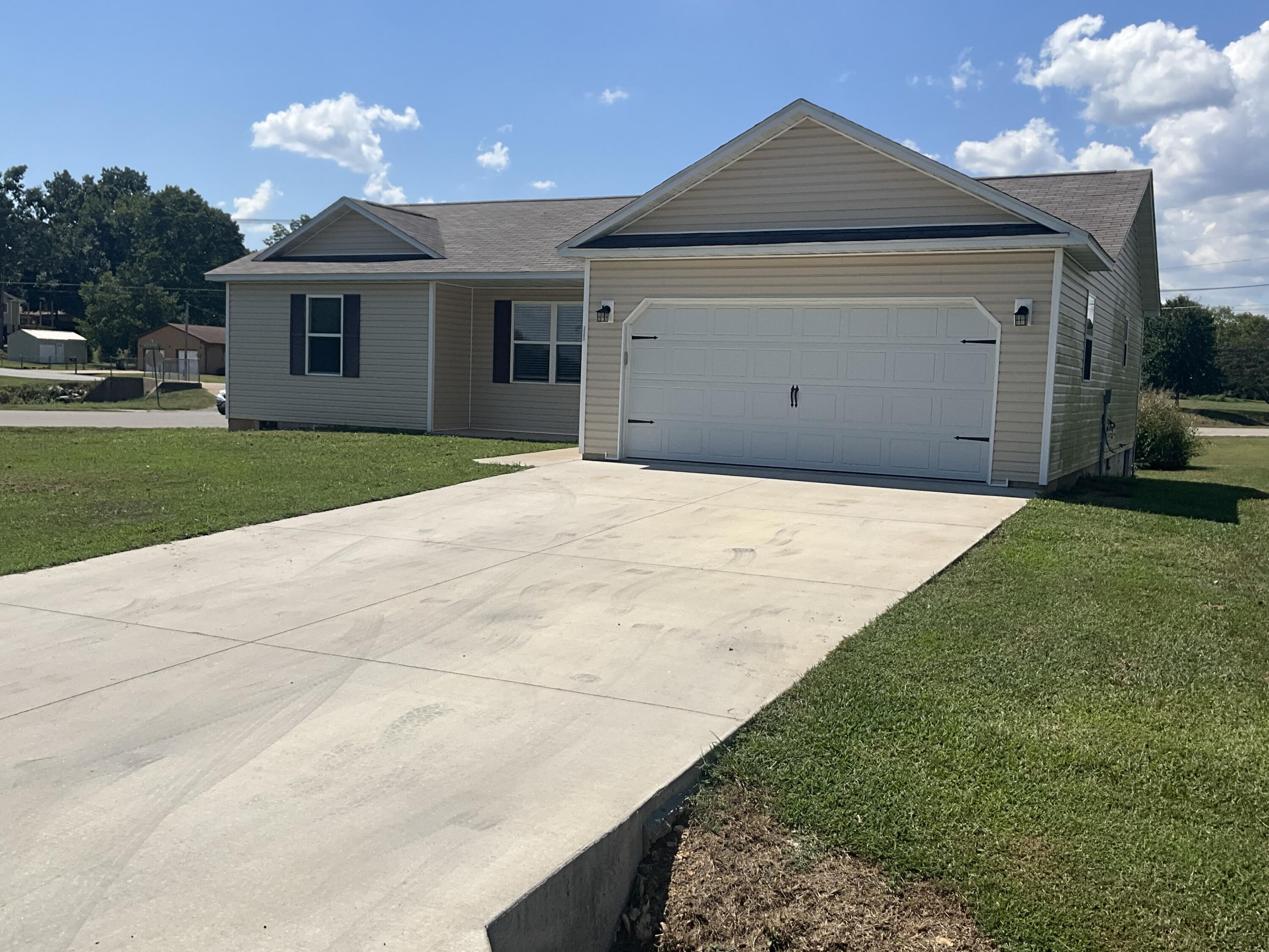 Photo 25 - Residential Income for sale – 2503 2505  Melissa & 2502 Kody & Courtney   West Plains, MO