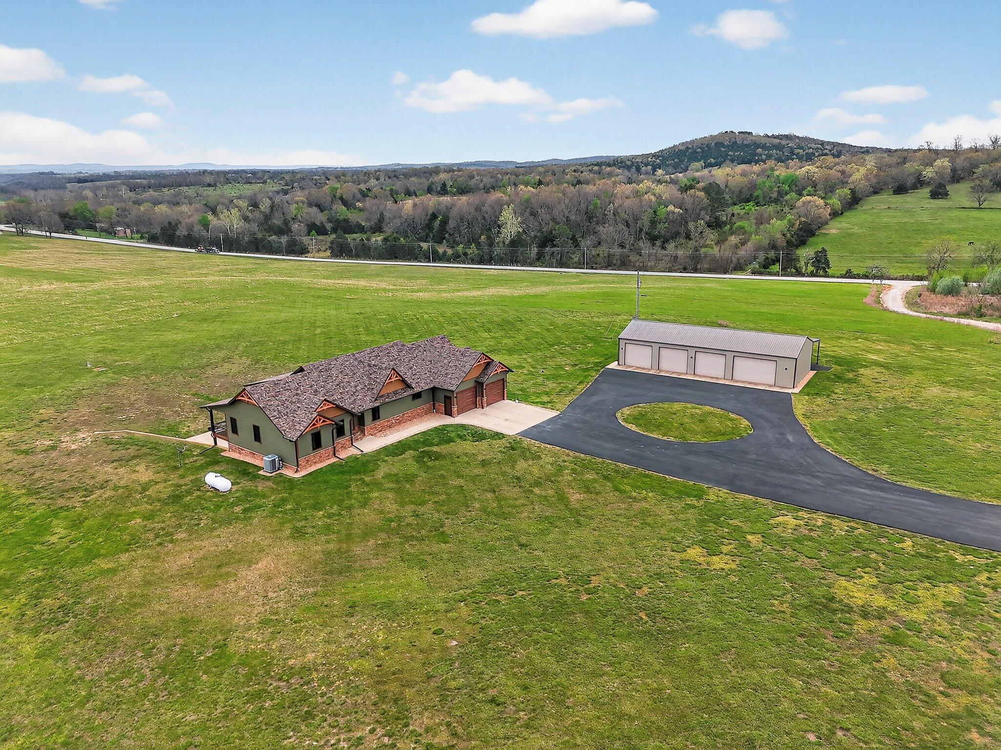 Photo 3 - Residential for sale – 132  County Road 900   Theodosia, MO