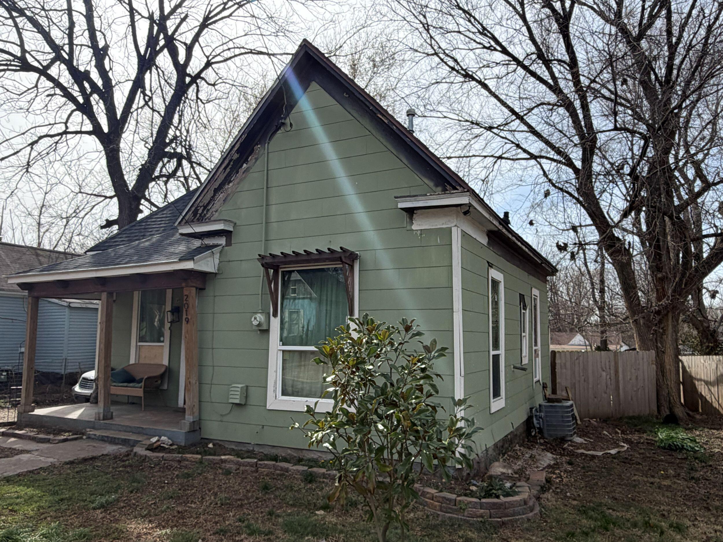 Photo 2 - Residential for sale – 2019 N Howard   Springfield, MO