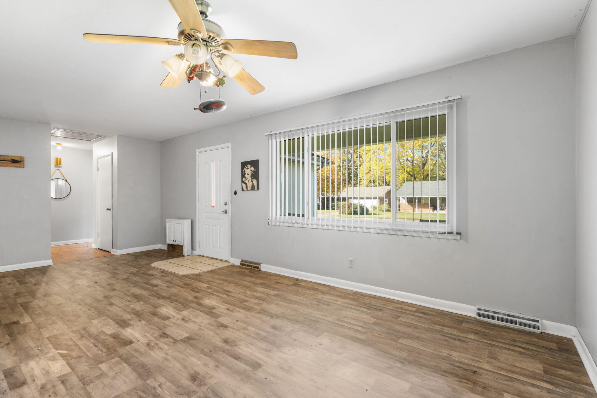 Photo 5 - Residential for sale – 2012 S Roanoke Avenue  Springfield, MO