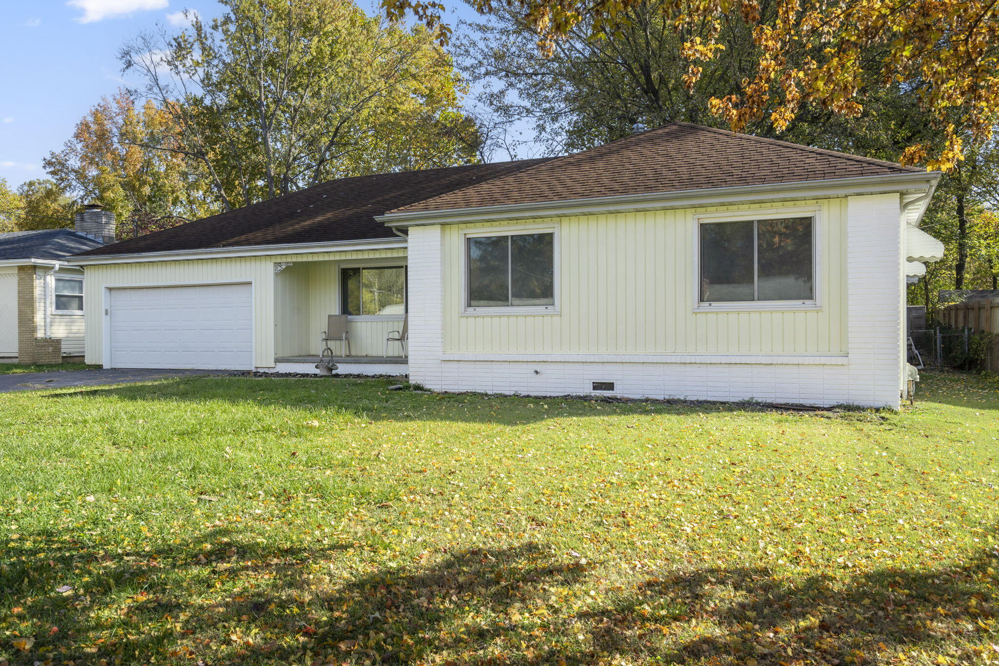 Photo 2 - Residential for sale – 2012 S Roanoke Avenue  Springfield, MO