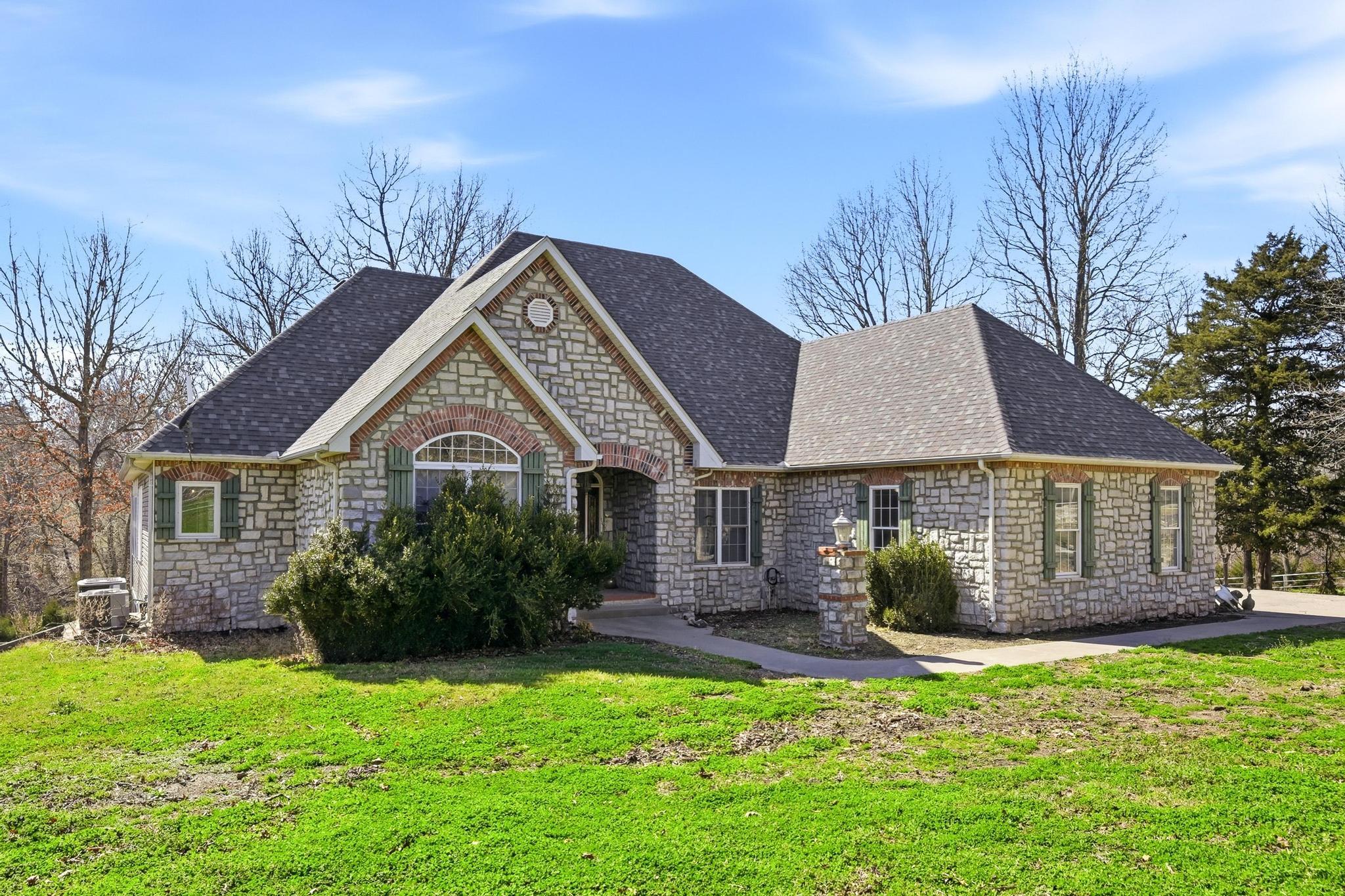 Farm for sale – 485  Jaguar Road  Goodman, MO