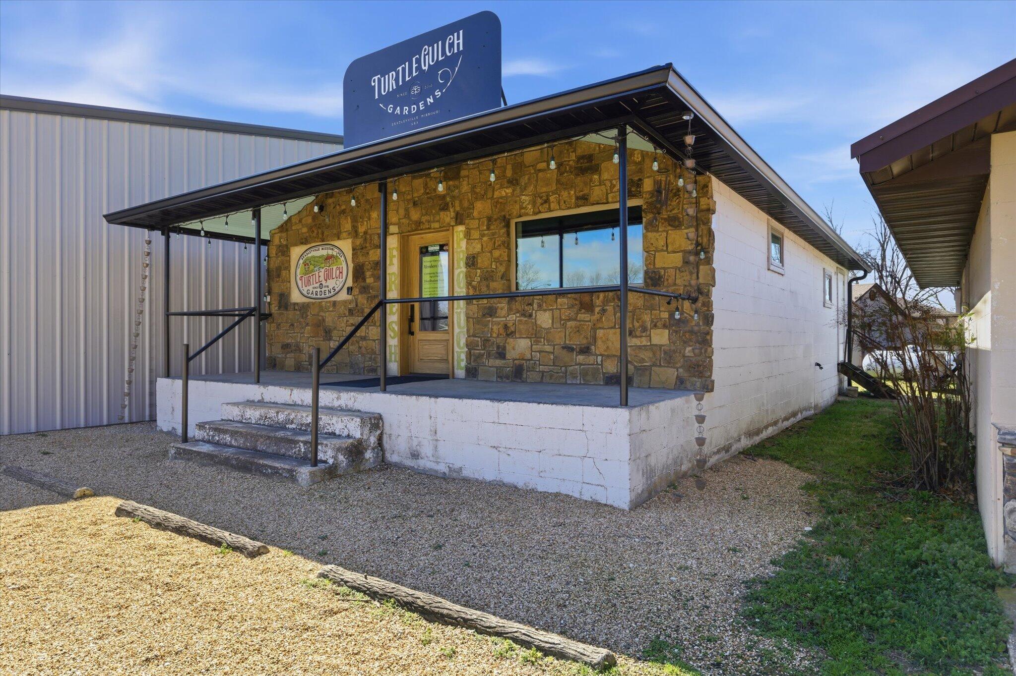 Photo 3 - Commercial Sale for sale – 25862 E State Highway 76   Bradleyville, MO