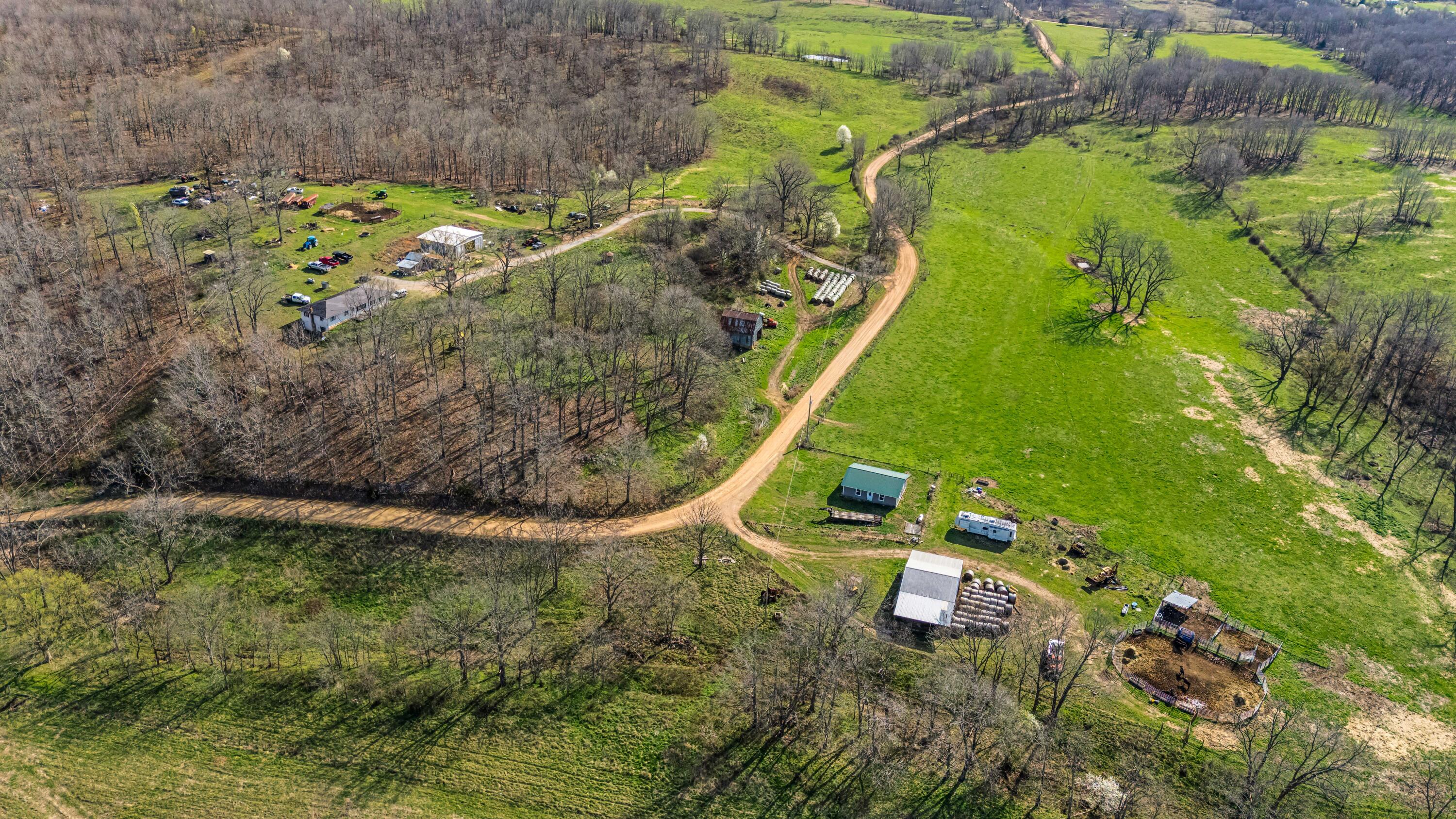 Photo 8 - Farm for sale – 1499  County Road 380   Koshkonong, MO
