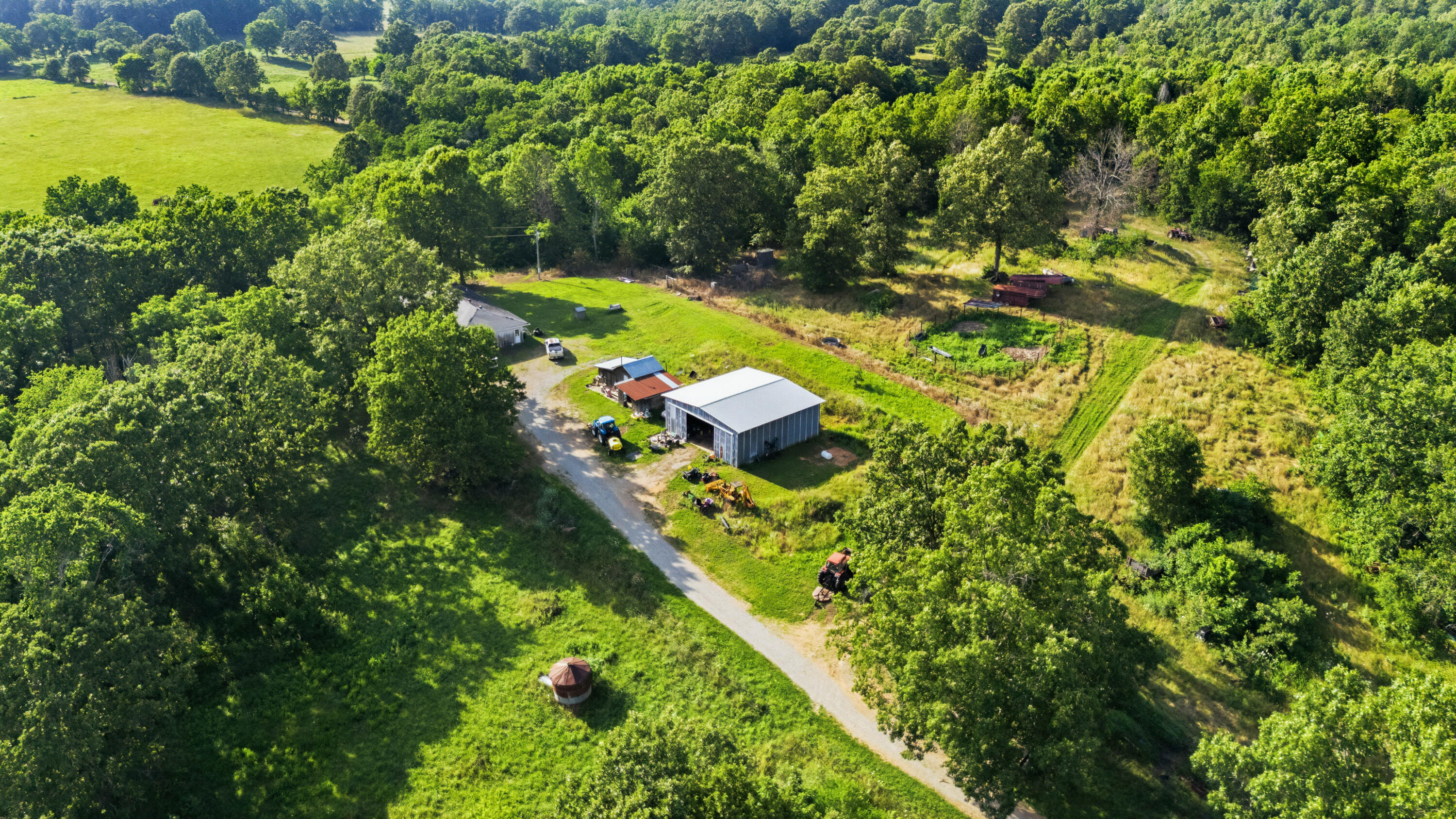 Photo 3 - Farm for sale – 1499  County Road 380   Koshkonong, MO