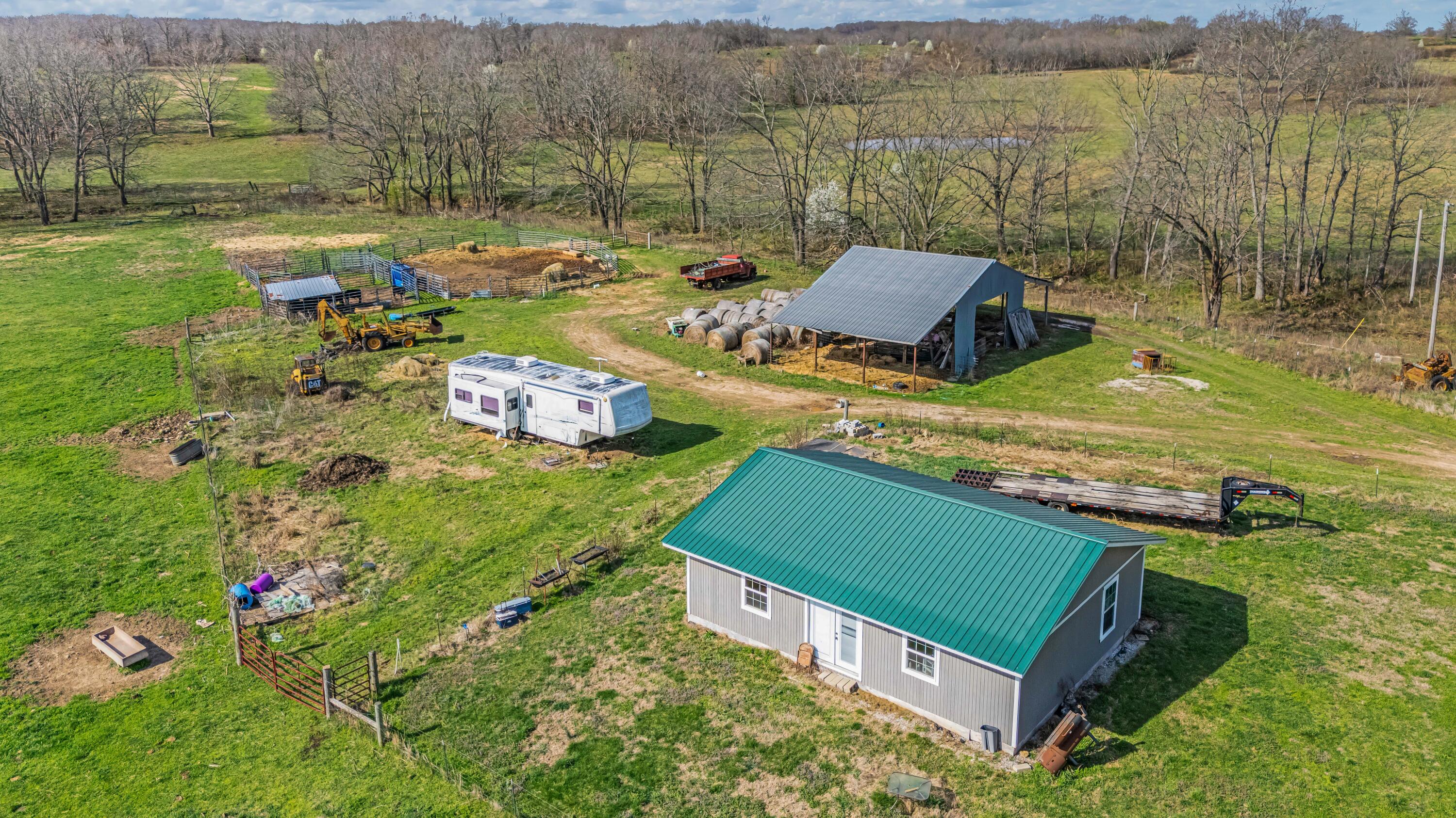 Photo 9 - Farm for sale – 1499  County Road 380   Koshkonong, MO