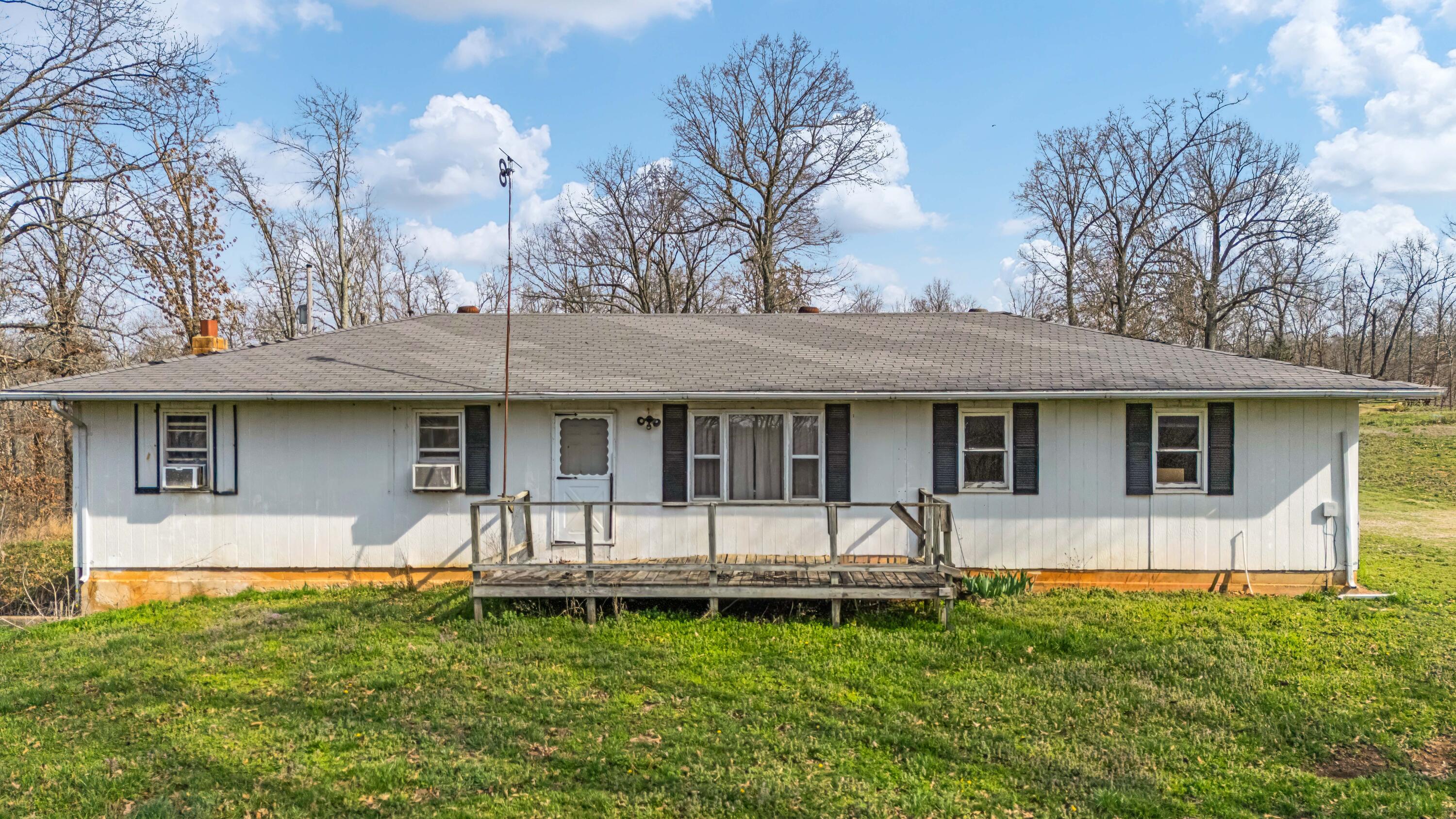 Photo 11 - Farm for sale – 1499  County Road 380   Koshkonong, MO