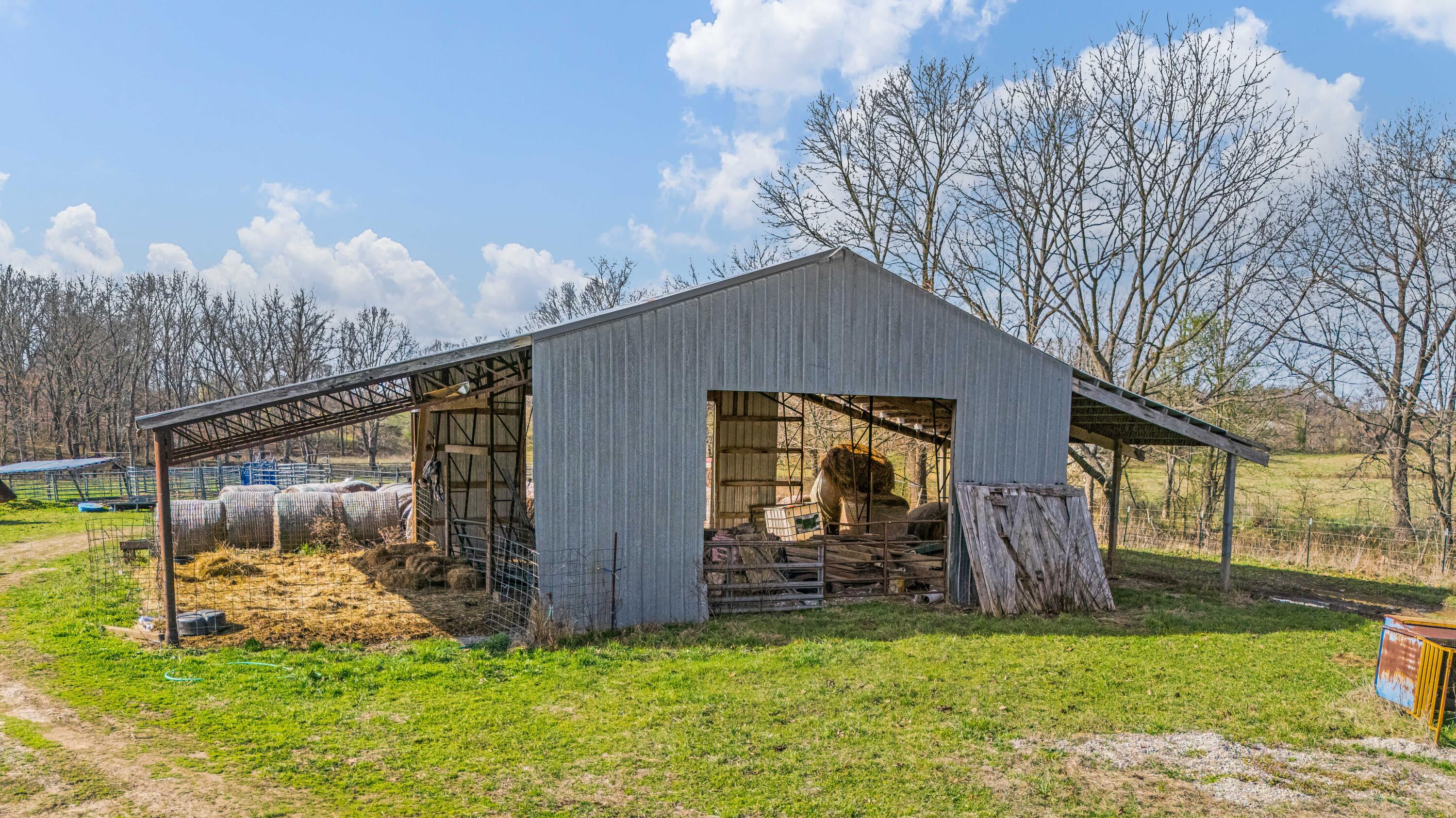 Photo 32 - Farm for sale – 1499  County Road 380   Koshkonong, MO