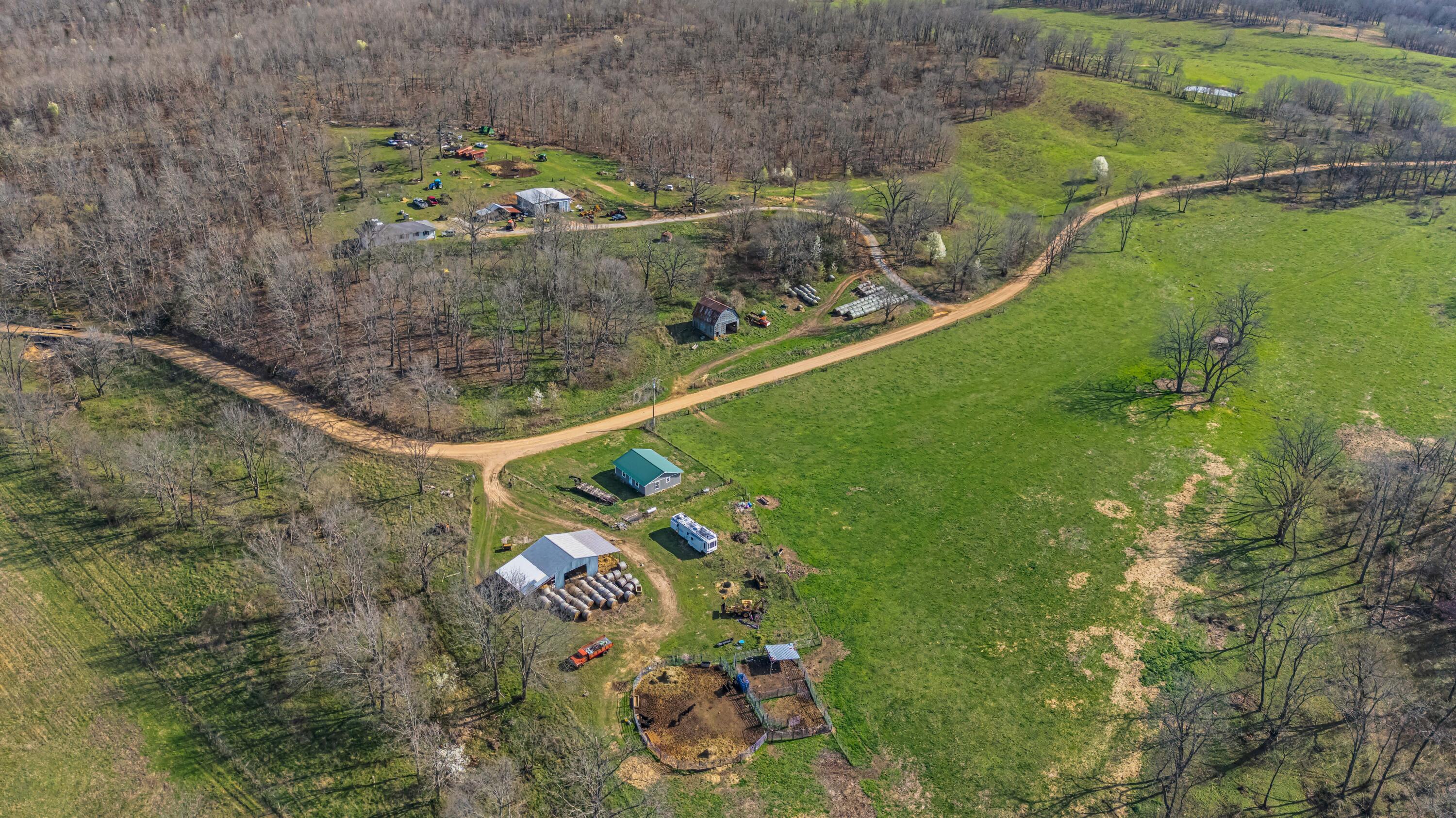 Photo 114 - Farm for sale – 1499  County Road 380   Koshkonong, MO
