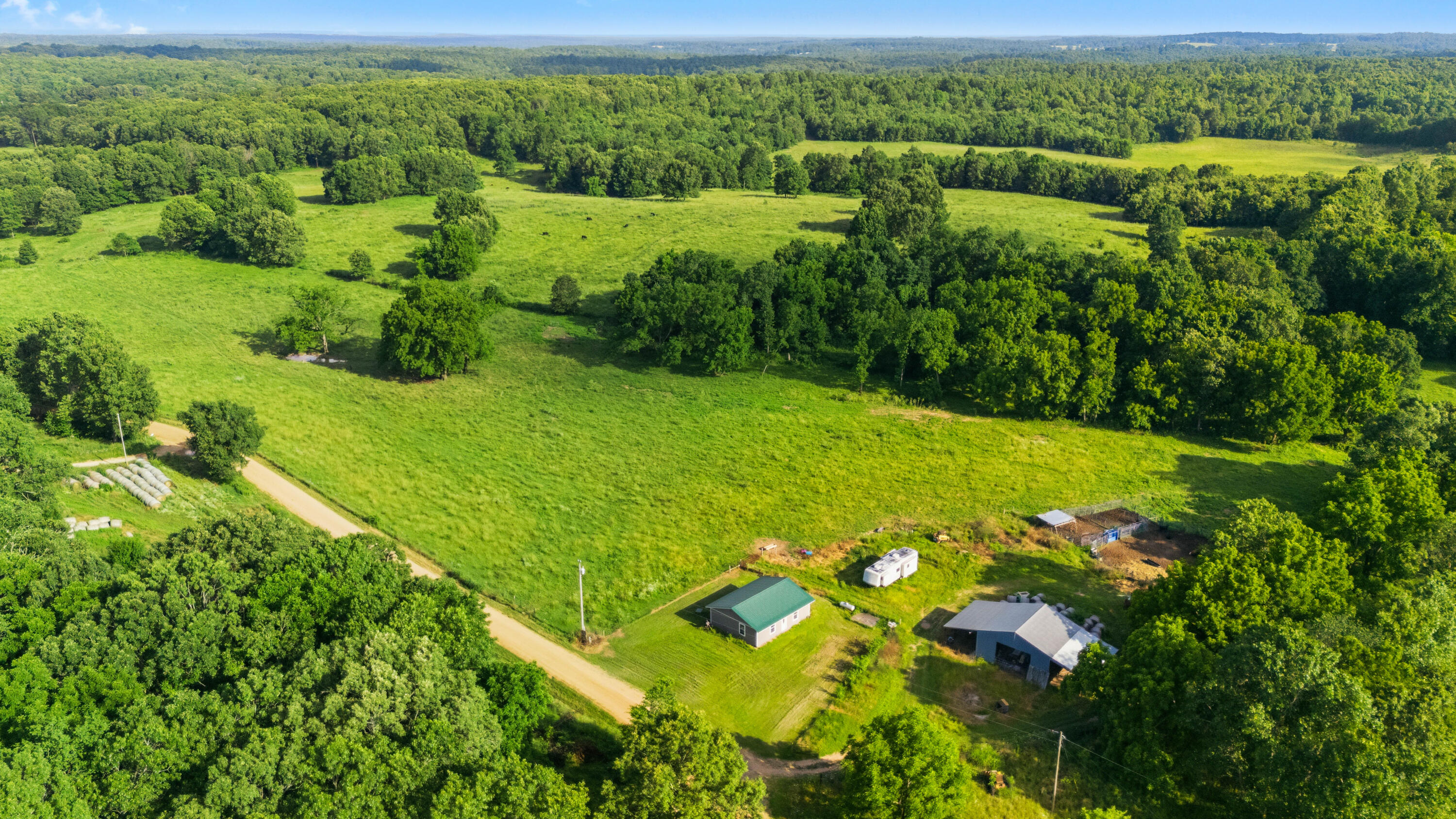 Farm for sale – 1499 County Road 380 Koshkonong, MO