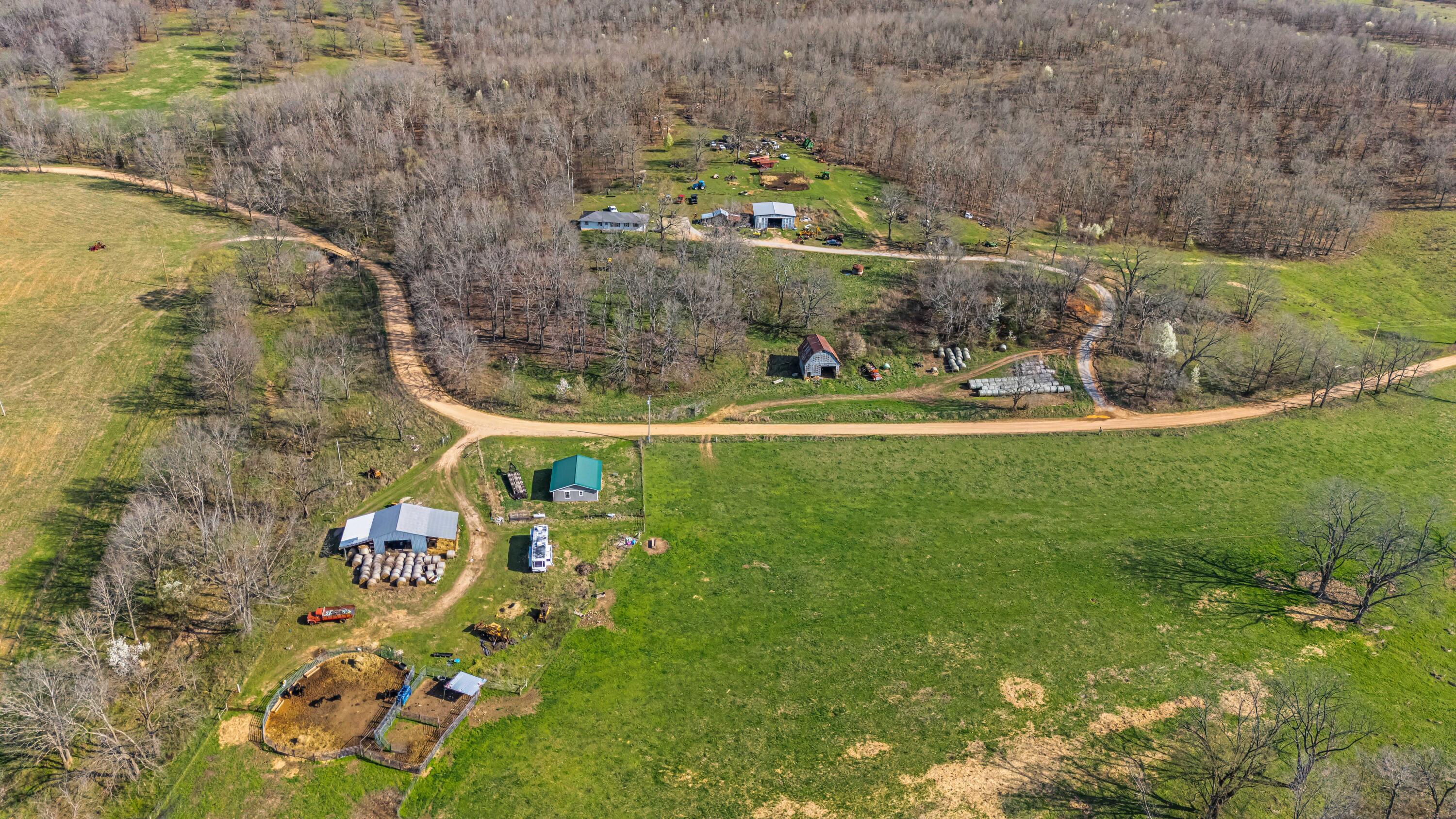 Photo 110 - Farm for sale – 1499  County Road 380   Koshkonong, MO