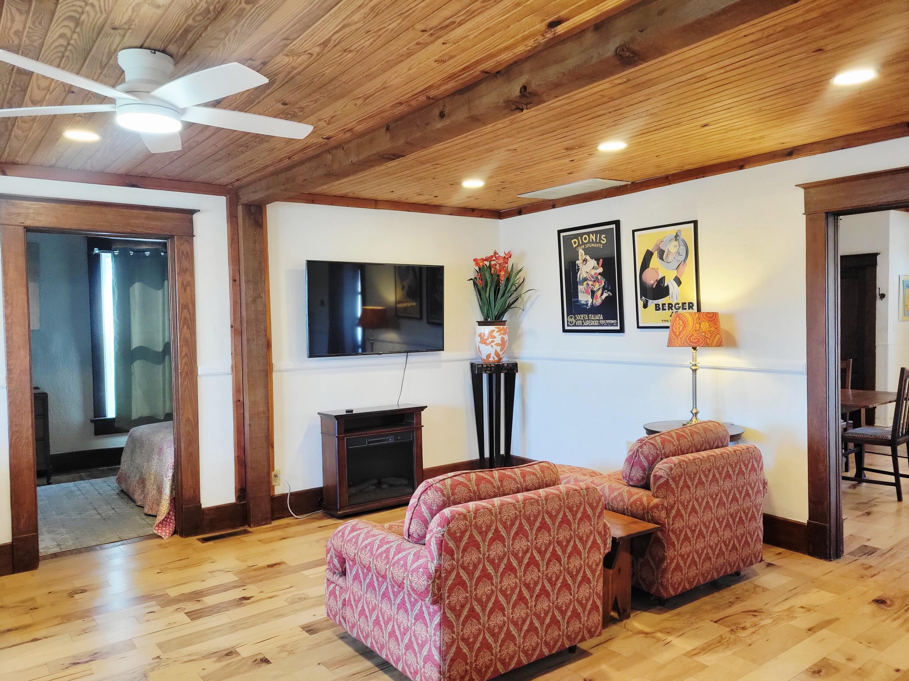 Photo 5 - Residential for sale – 401  South Street  Stockton, MO